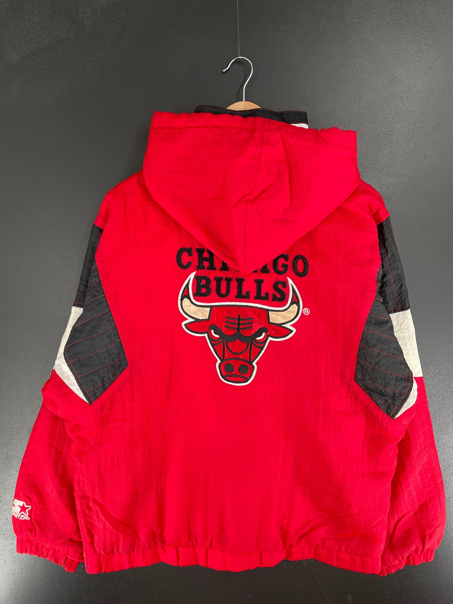 .90’s STARTER x CHICAGO BULLS  Size S NBA Vintage Padded Nylon Jacket / F8705N