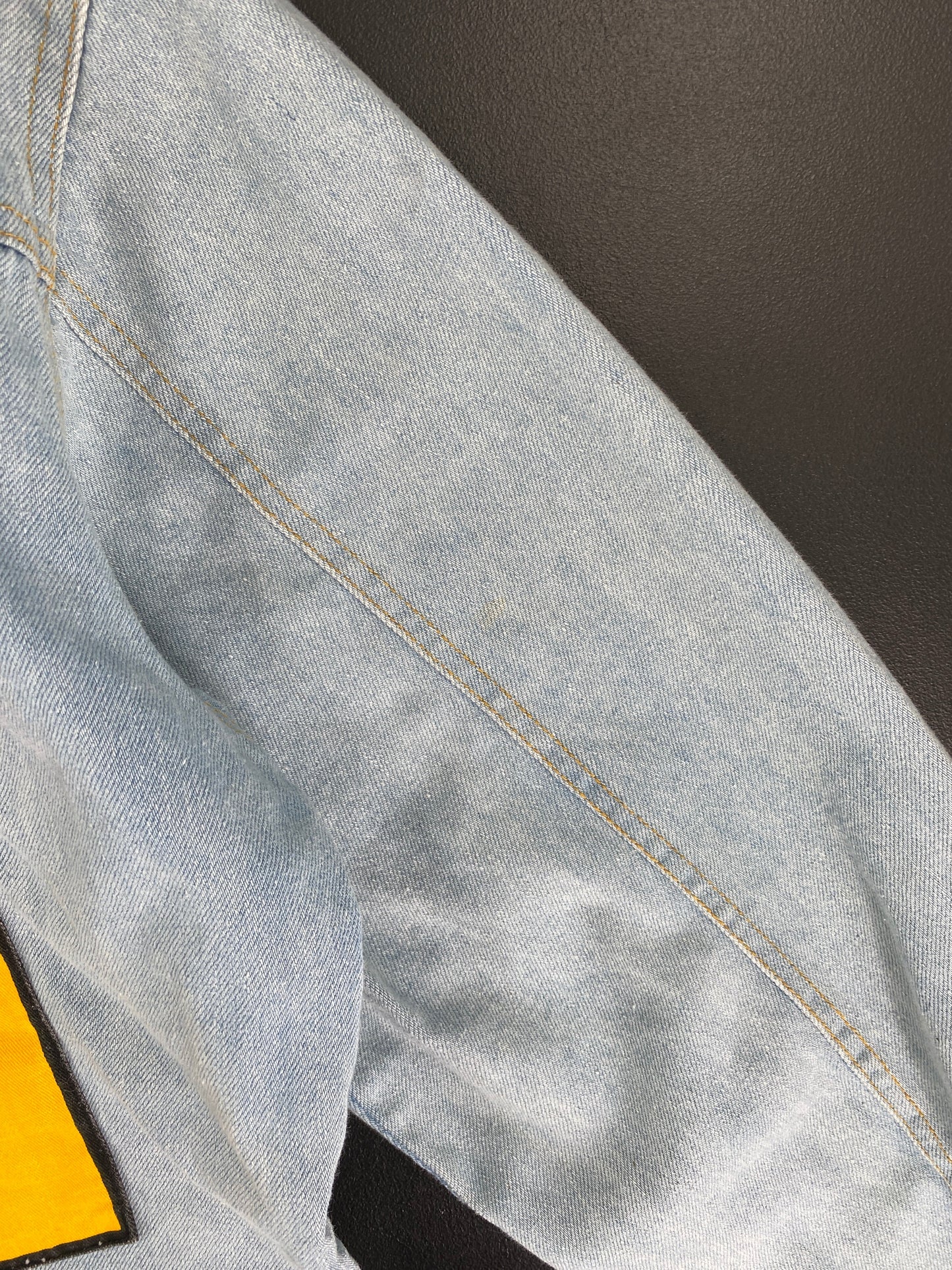 90's DISNEY MICKEY AND FRIENDS Size M Denim Jacket / G578J