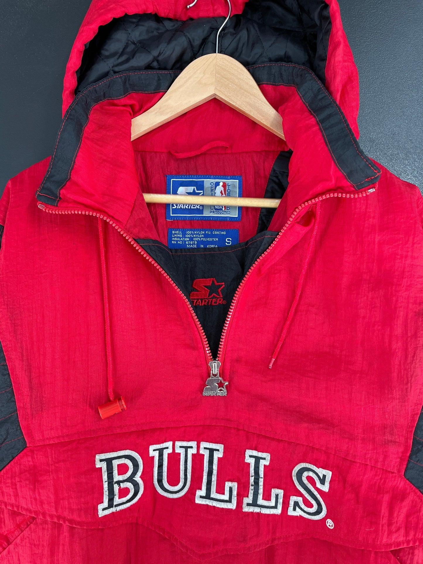 .90’s STARTER x CHICAGO BULLS  Size S NBA Vintage Padded Nylon Jacket / F8705N