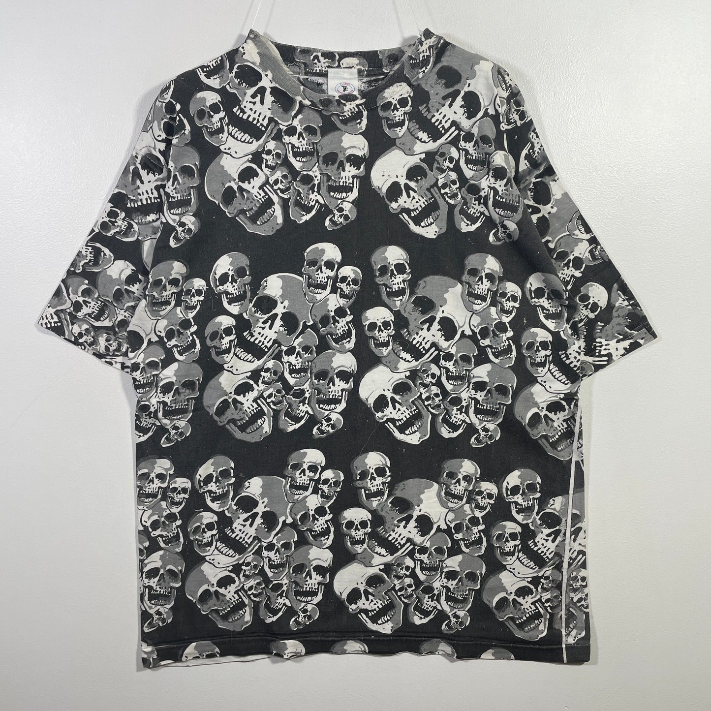 (XL) 90’s SKULL All Over Print Vintage T-Shirt / A0861T