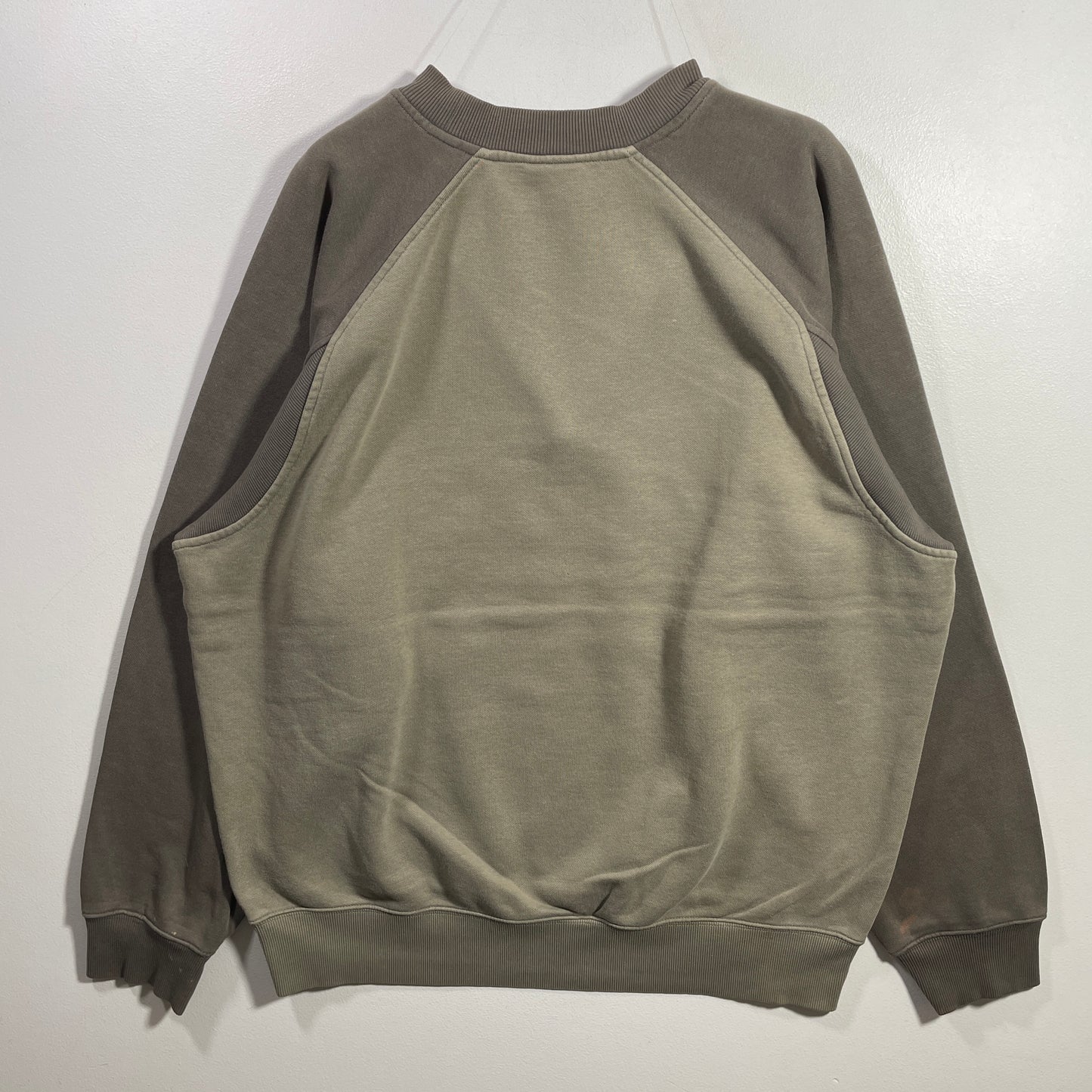 (L) 00’ ADIDAS Vintage Sweatshirt / A1090S