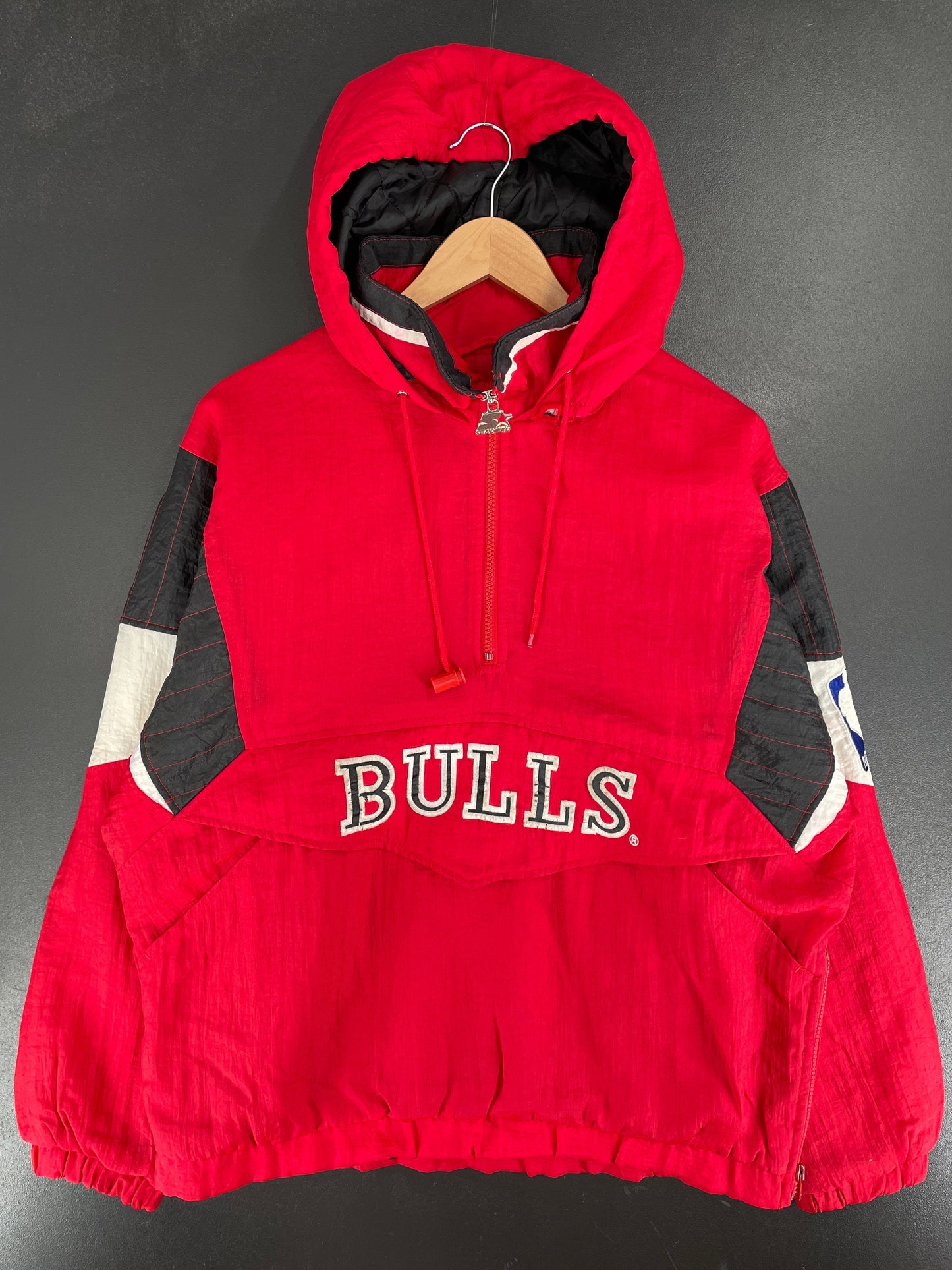.90’s STARTER x CHICAGO BULLS  Size S NBA Vintage Padded Nylon Jacket / F8705N