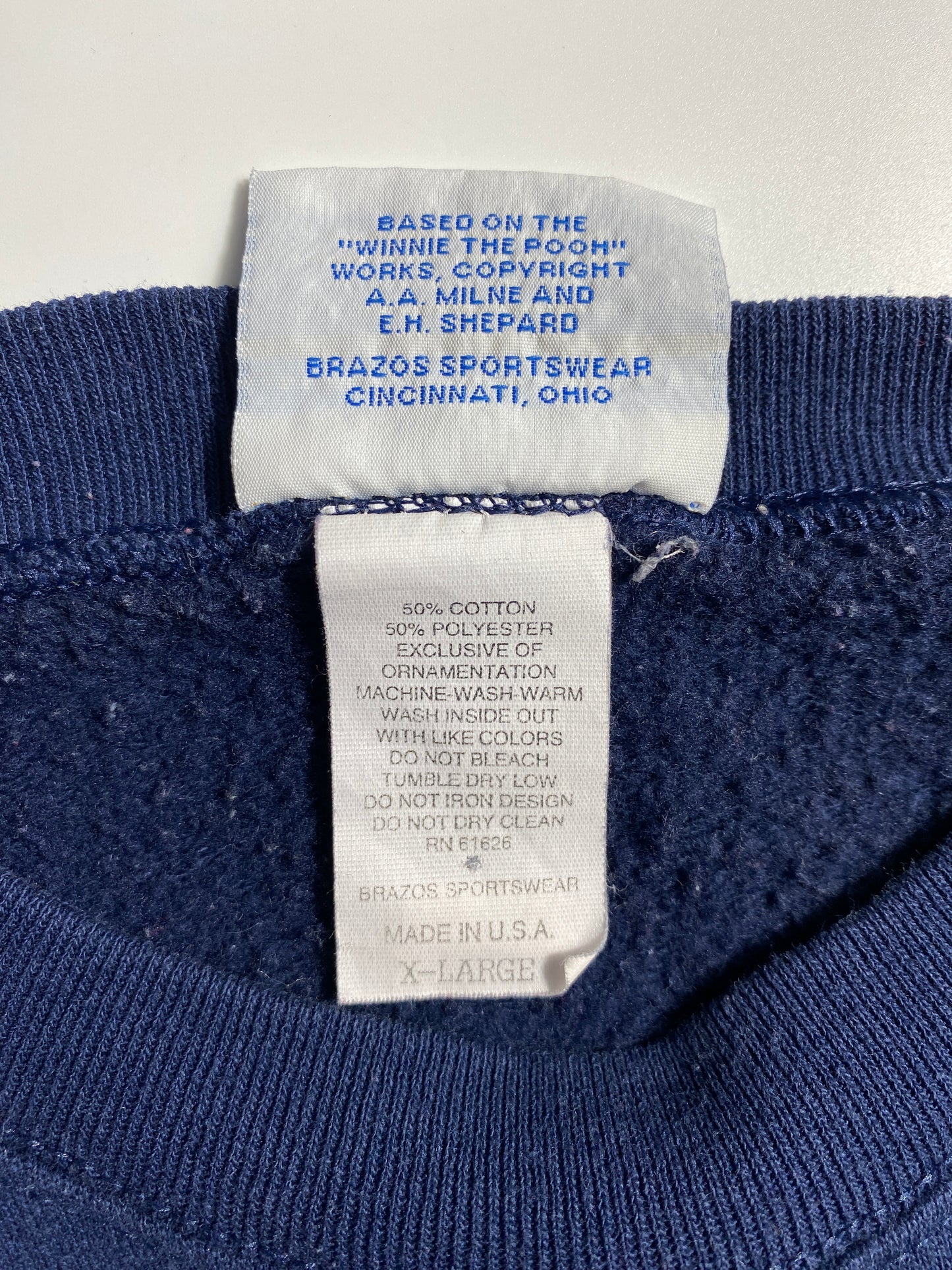 90's WINNIE THE POOH Made in USA Size XL Vintage Sweat-shirt / F9638S