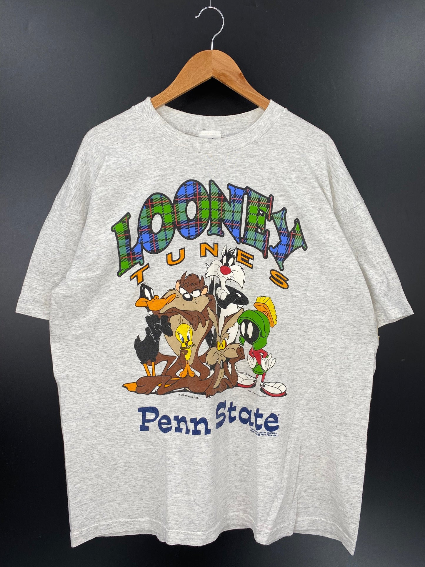 1996 LOONEY TUNES PENN STATE Size No tag (Approx.XXL) T-Shirt / F8000T