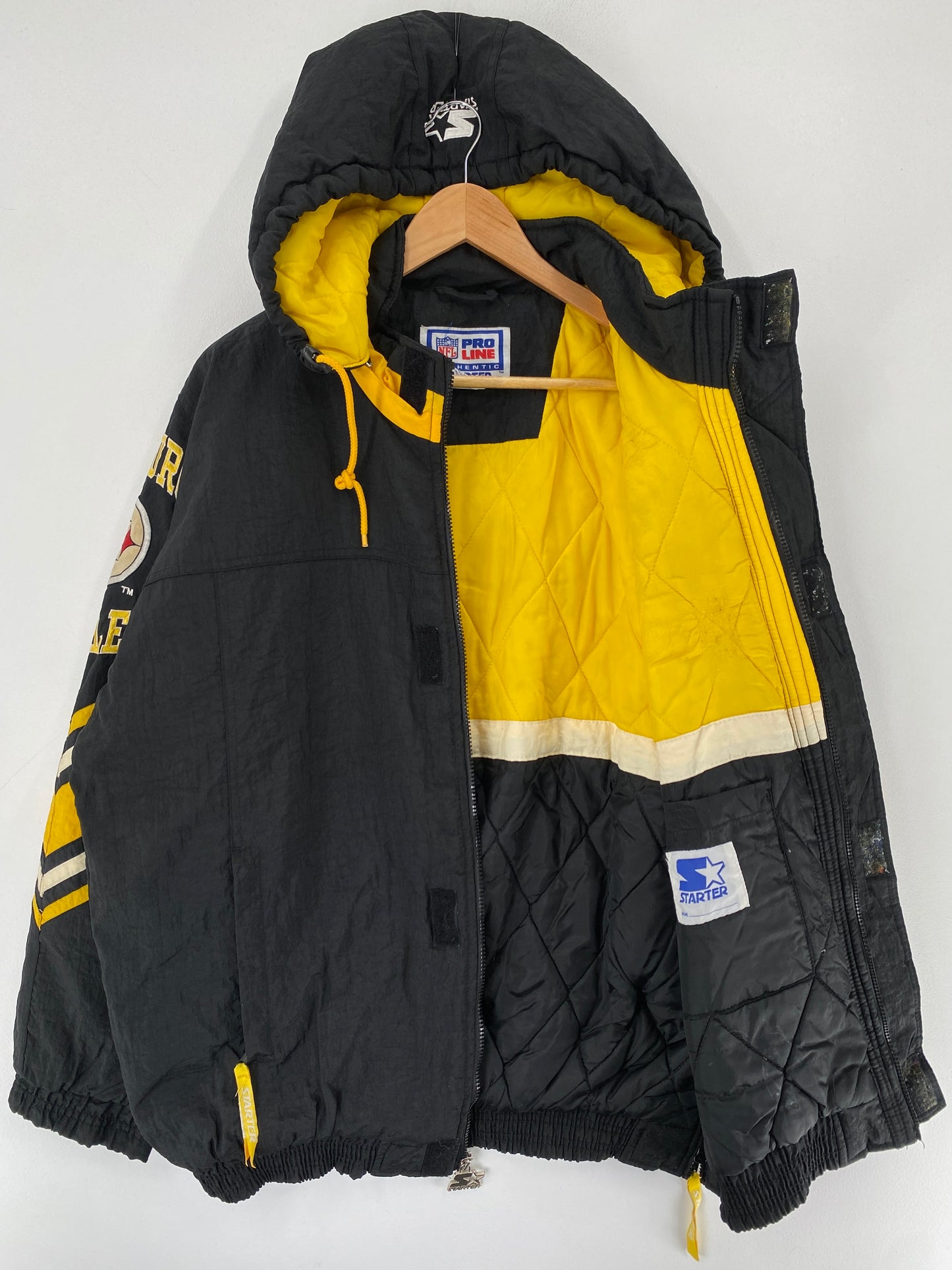 90’s STARTER x PITTSBURGH STEELERS Size L Vintage Padded Nylon Jacket / F5027N
