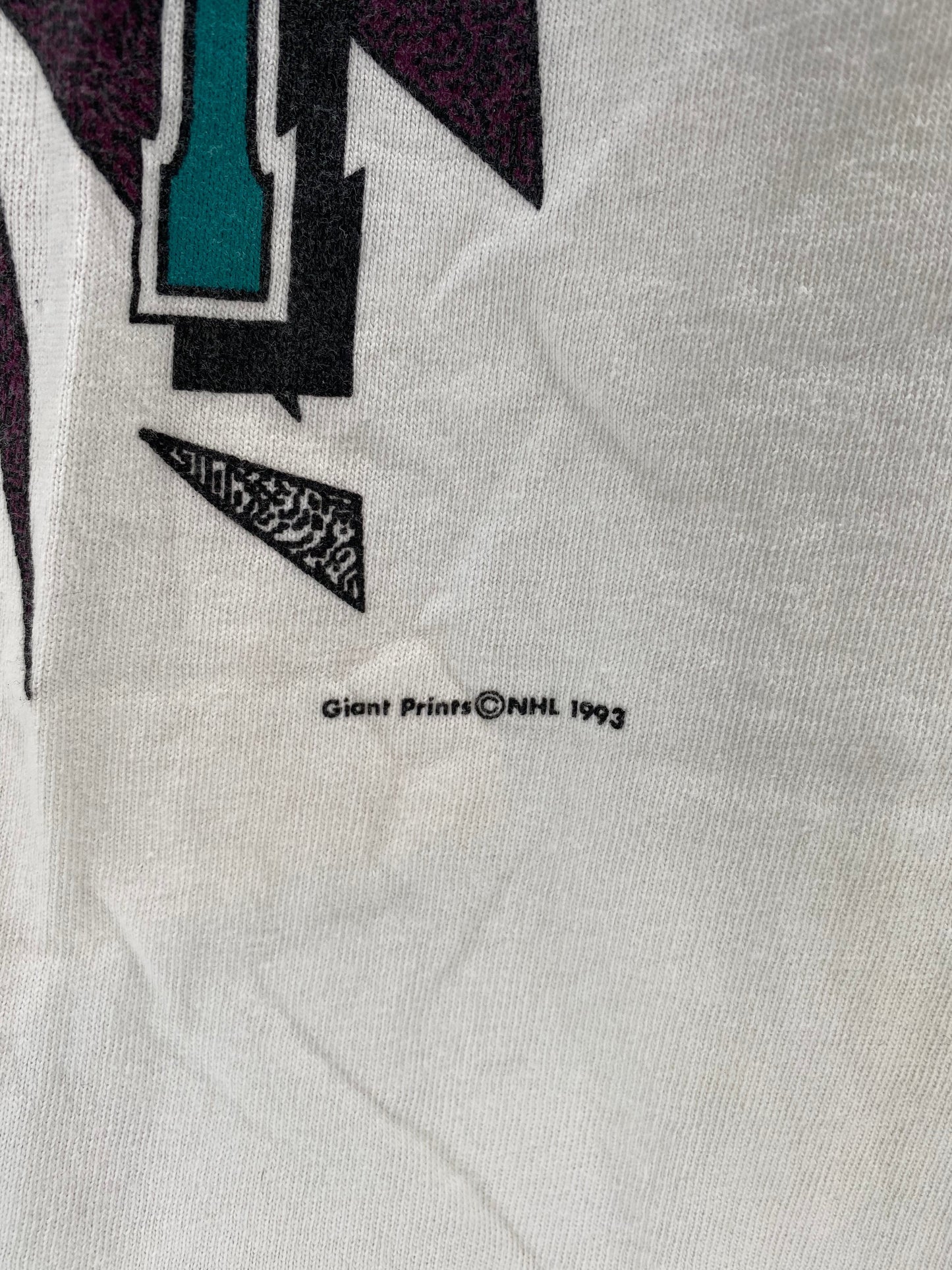 1993 DISNEY MIGHTY DUCKS HOCKEY PLAYER Size XL Vintage NHL Long Sleeve T-shirt / G3576T