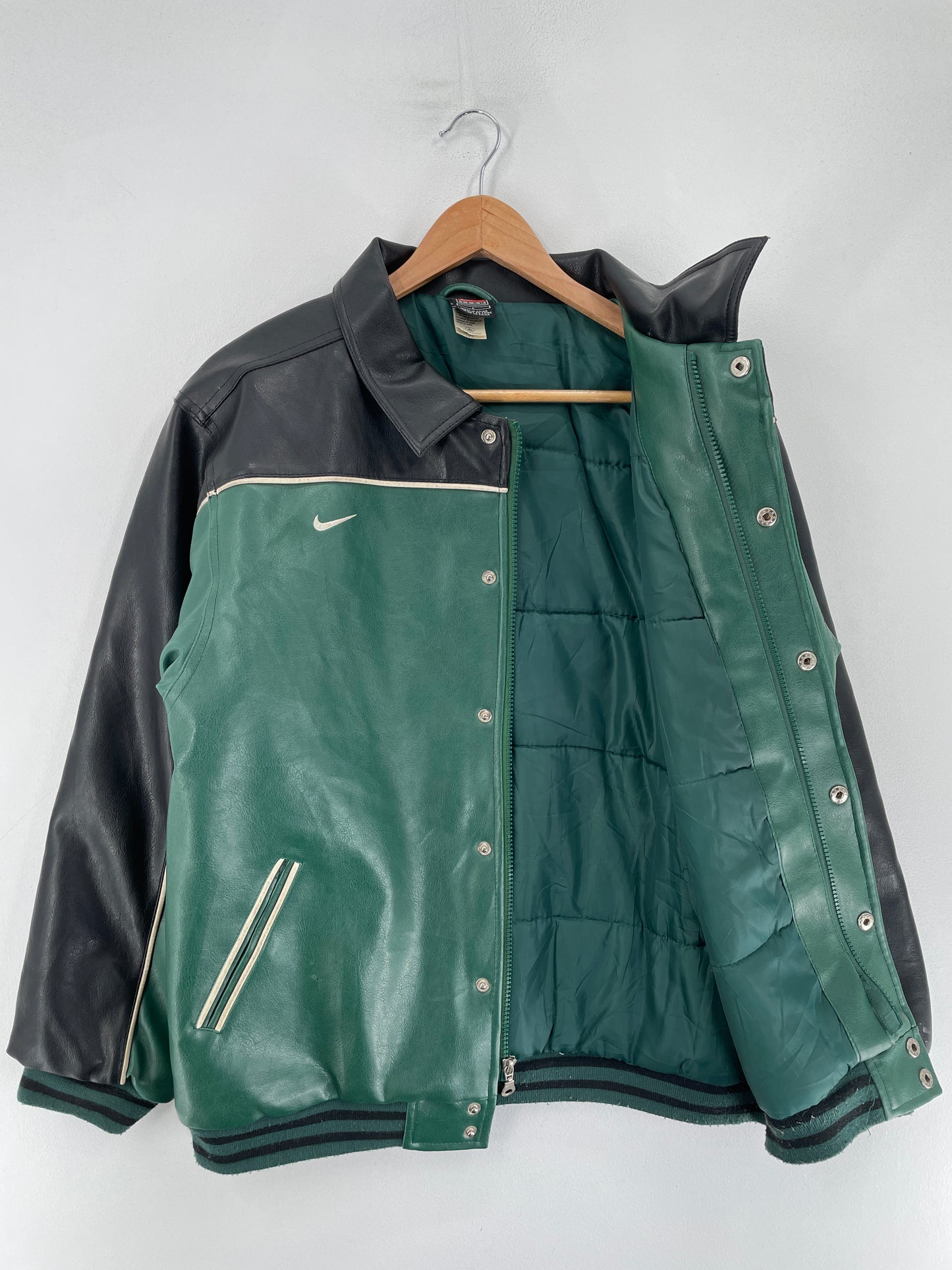 00' NIKE x BOSTON CELTICS  Size L Vintage NBA Faux Leather Jacket / F5584J