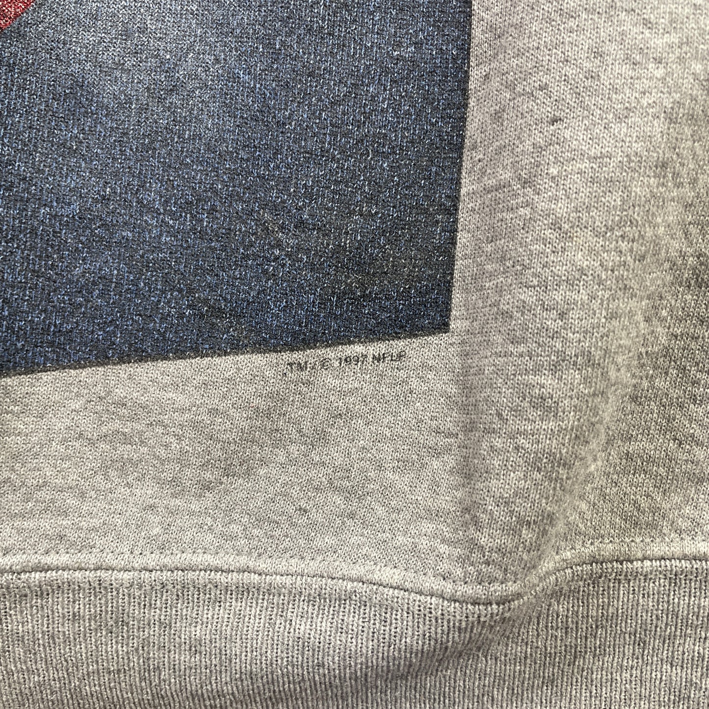 (XL) 1997 NEW ENGLAND PATRIOTS Vintage NFL Sweatshirt / A1013S