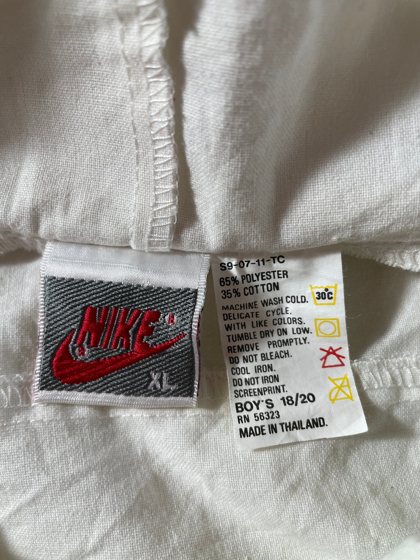 90’s NIKE Silver Tag Size Boys XL Nylon Jacket / F2429N