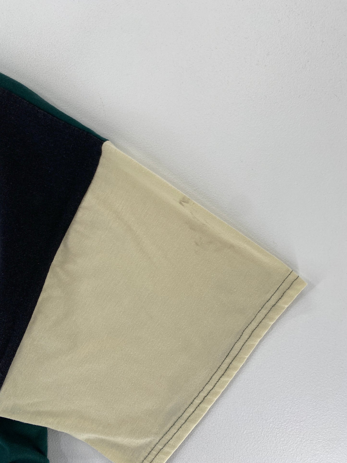 90's GUESS JEANS Made in USA Size XL Vintage T-shirt / G3077T