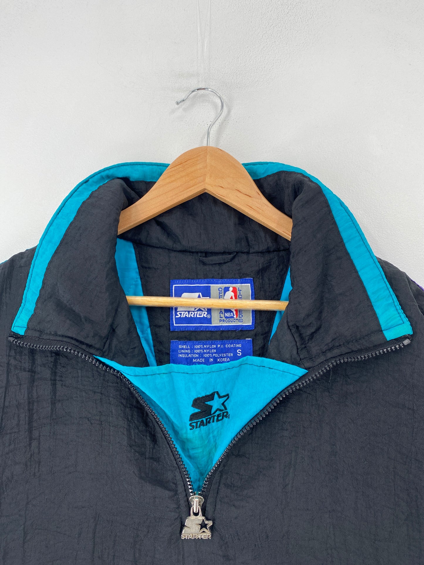 .90’s STARTER x CHARLOTTE HORNETS Size S NBA Padded Nylon Jacket / F3173N