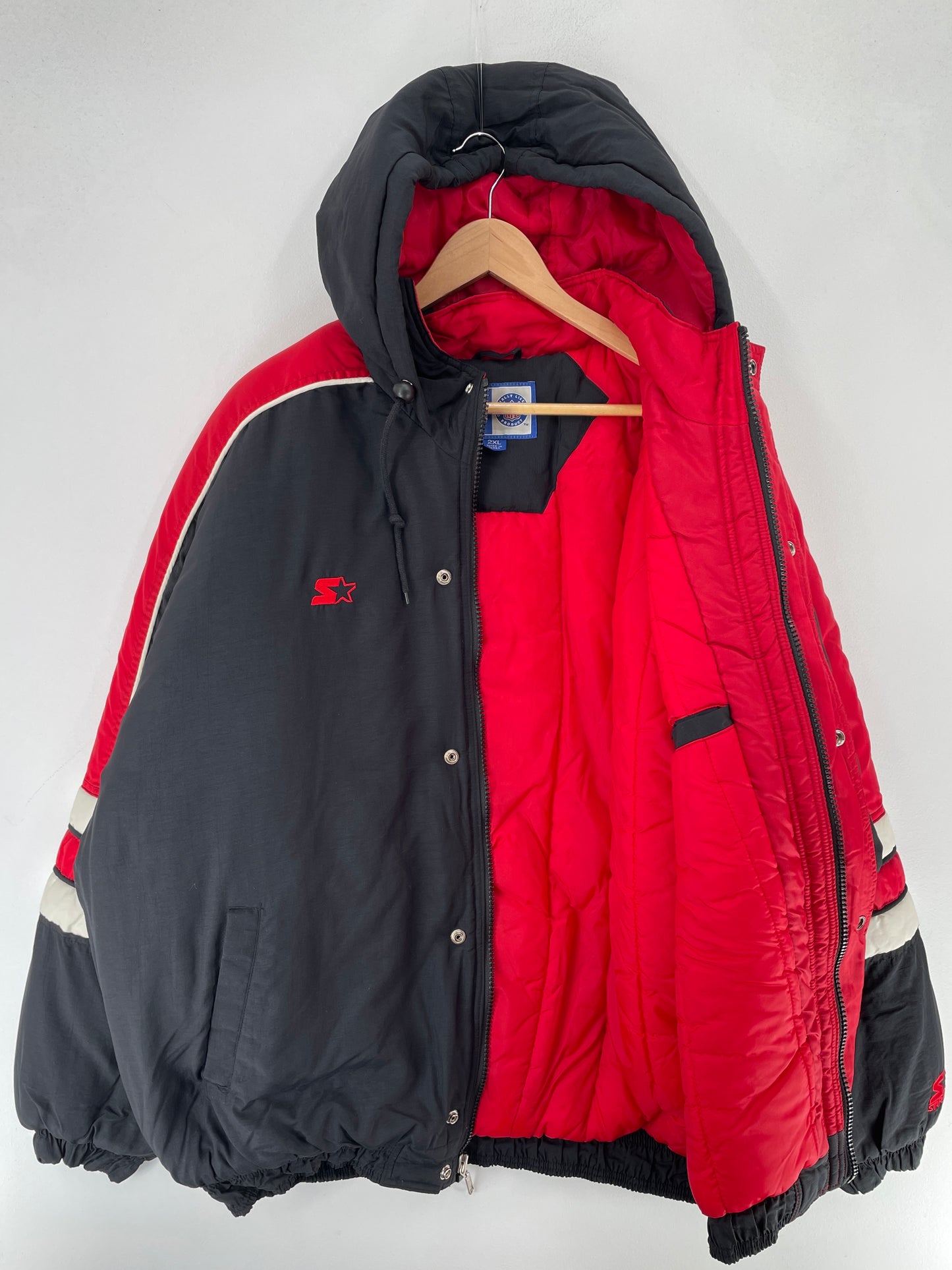 90’s STARTER x ATLANTA FALCONS Size L Vintage NFL Padded Nylon Jacket / F3469N