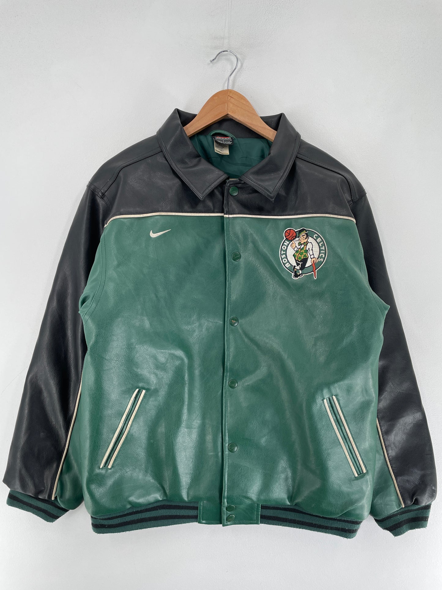00' NIKE x BOSTON CELTICS  Size L Vintage NBA Faux Leather Jacket / F5584J