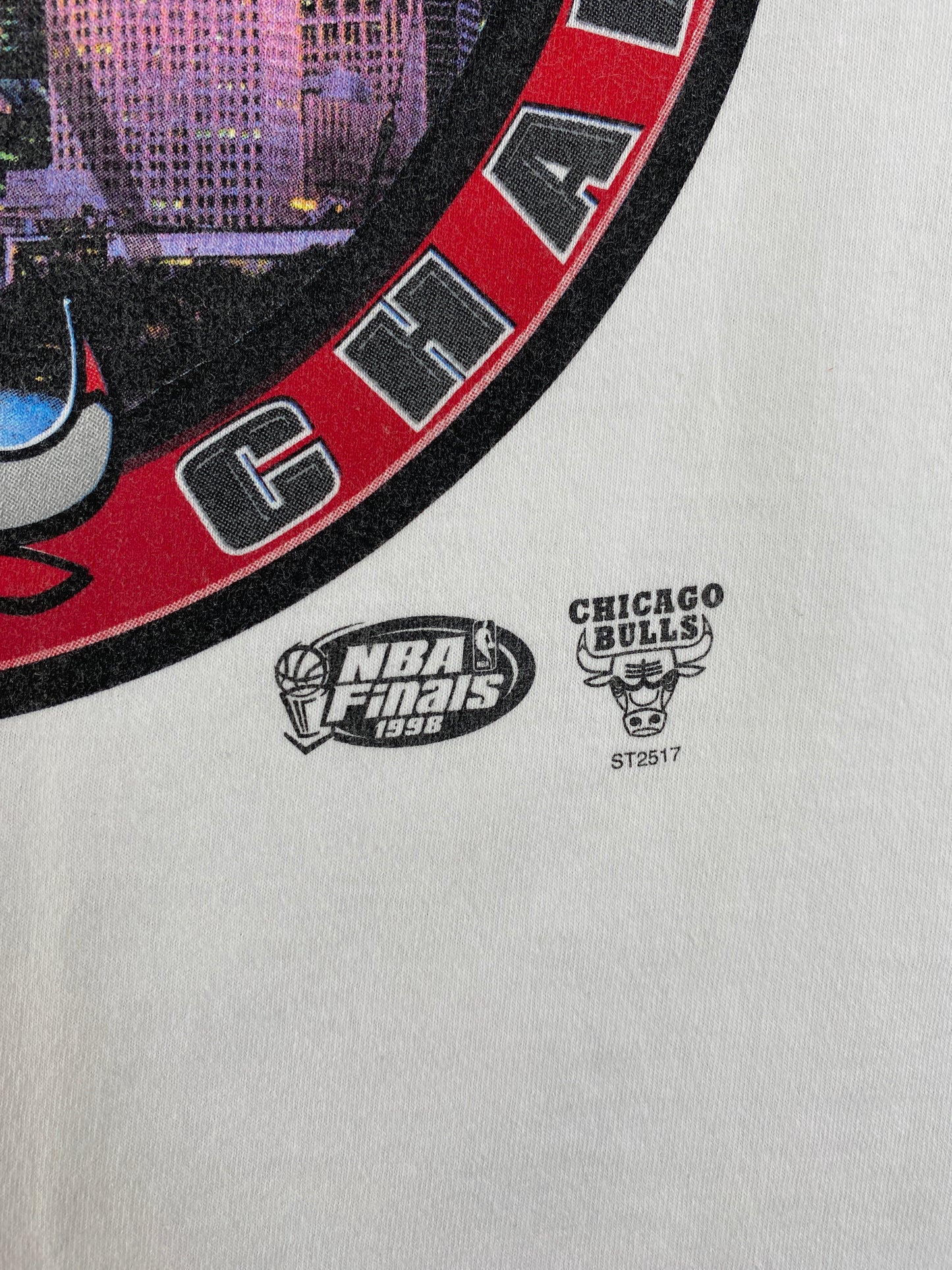 1998 CHICAGO BULLS Made in USA Size XL Vintage NBA T-Shirt / G2643T