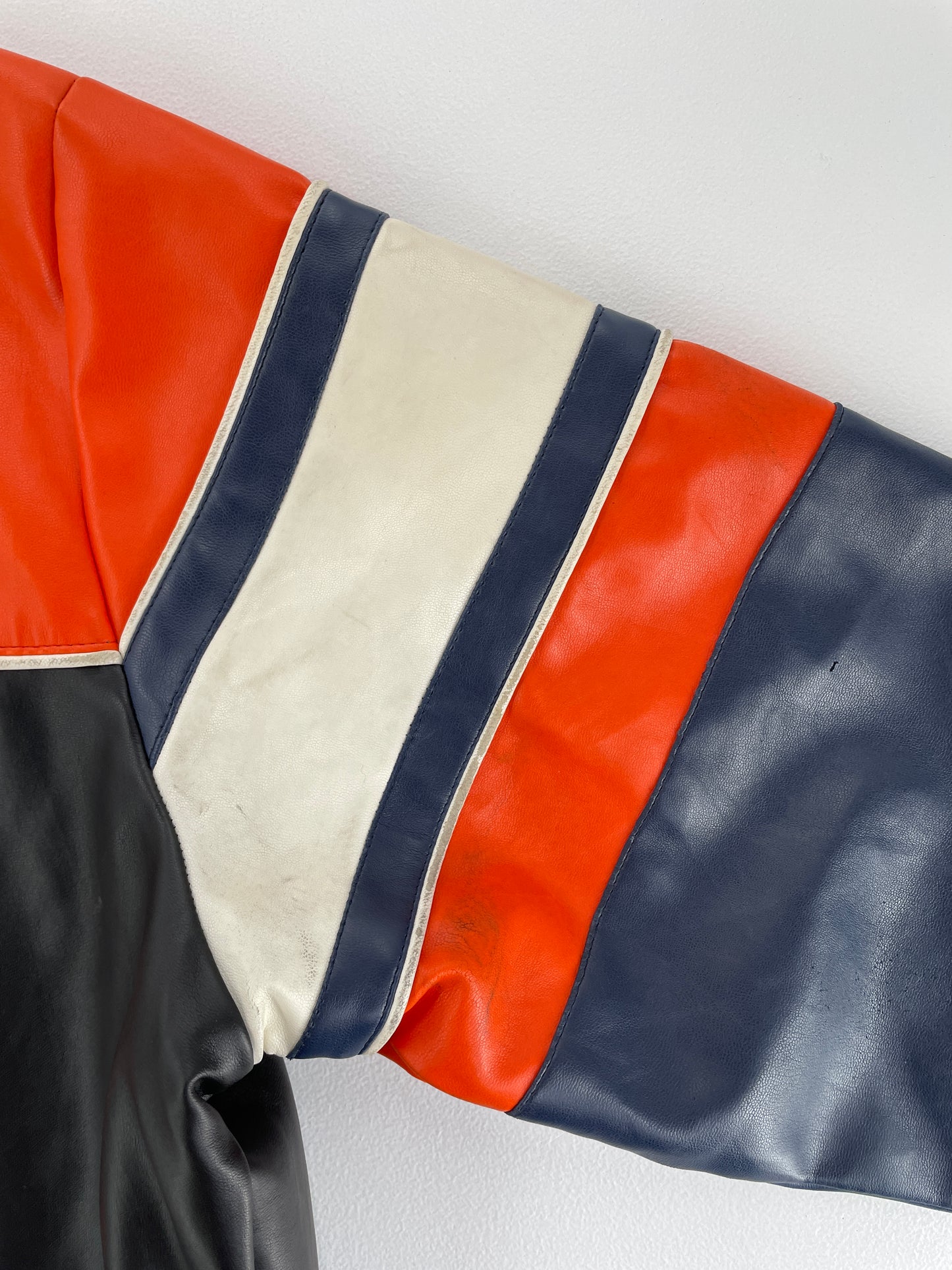 Vintage CHICAGO BEARS Size XL NFL Faux Leather Jacket / G5026J