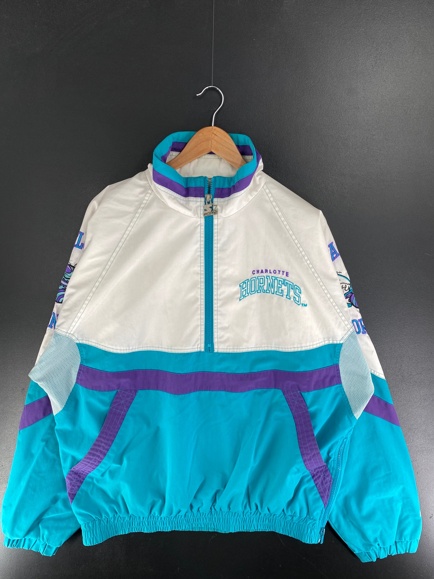 90’s STARTER x CHARLOTTE HORNETS Size L NBA Nylon Jacket / F6663N