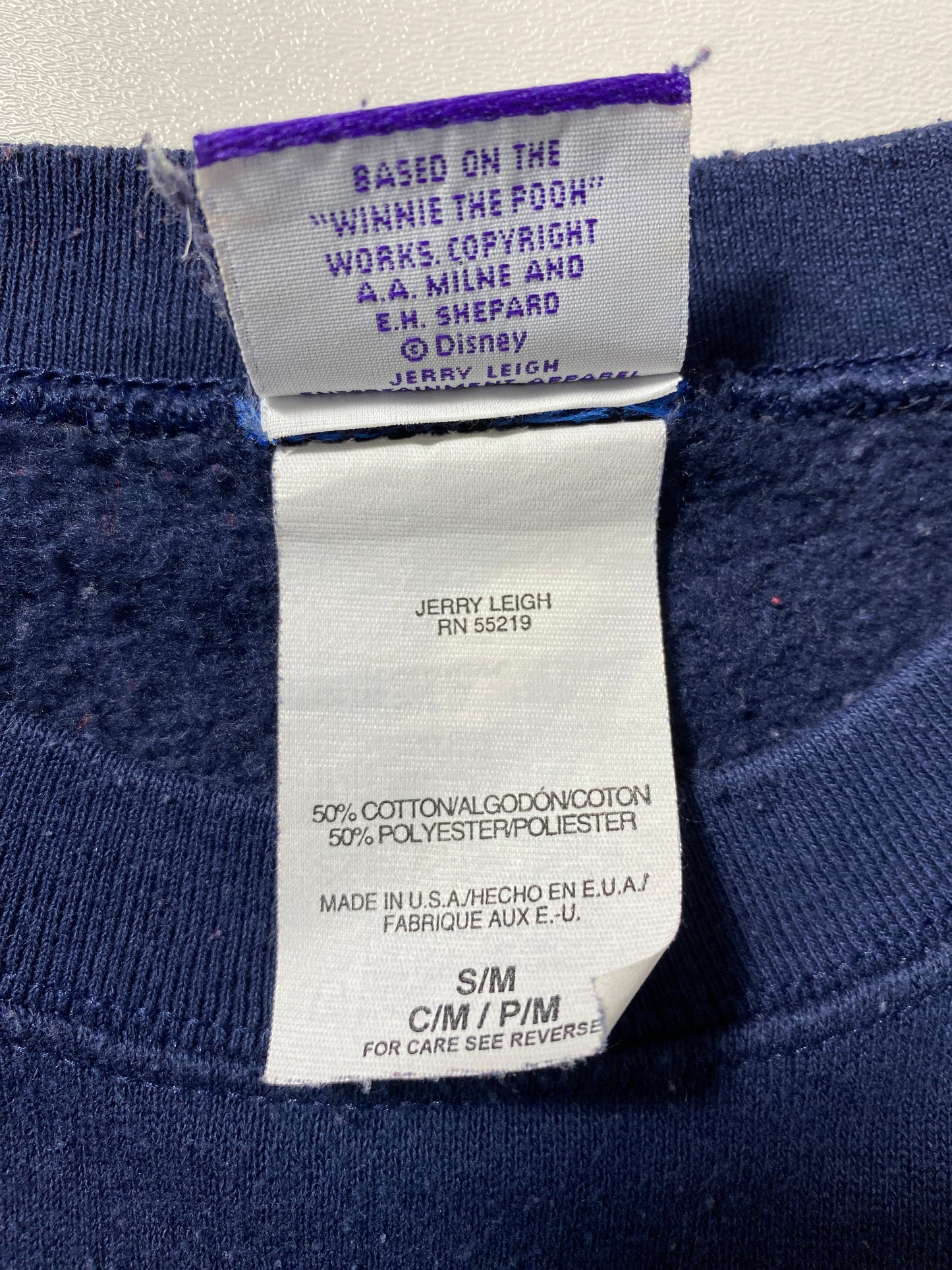 90's DISNEY POOH CHRISTMAS Made in USA Size S/M Vintage Sweat-shirt / G5198S