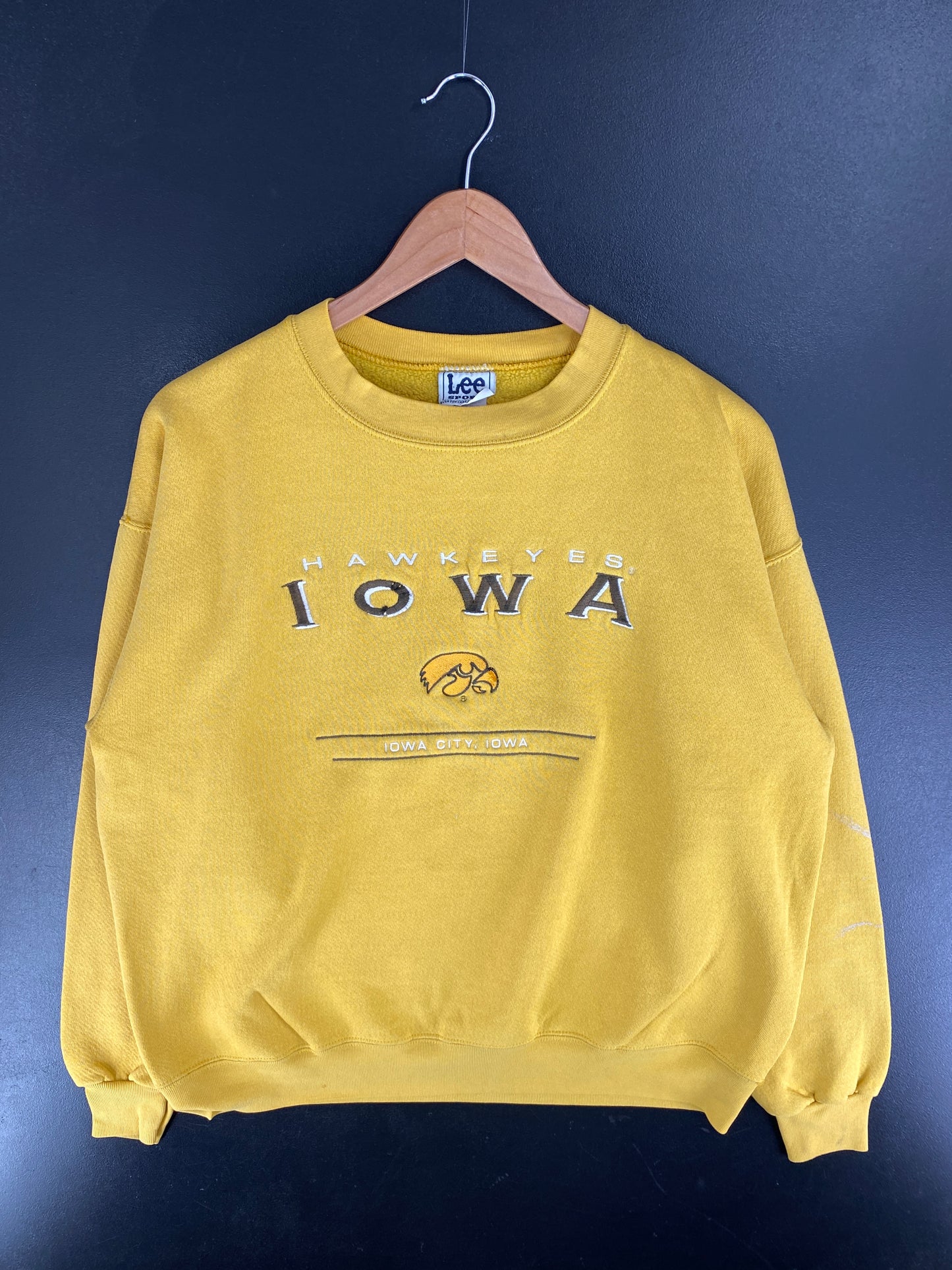 Vintage IOWA HAWKEYES Size No Tag (Approx.L) College Sweat-shirt / F5502S