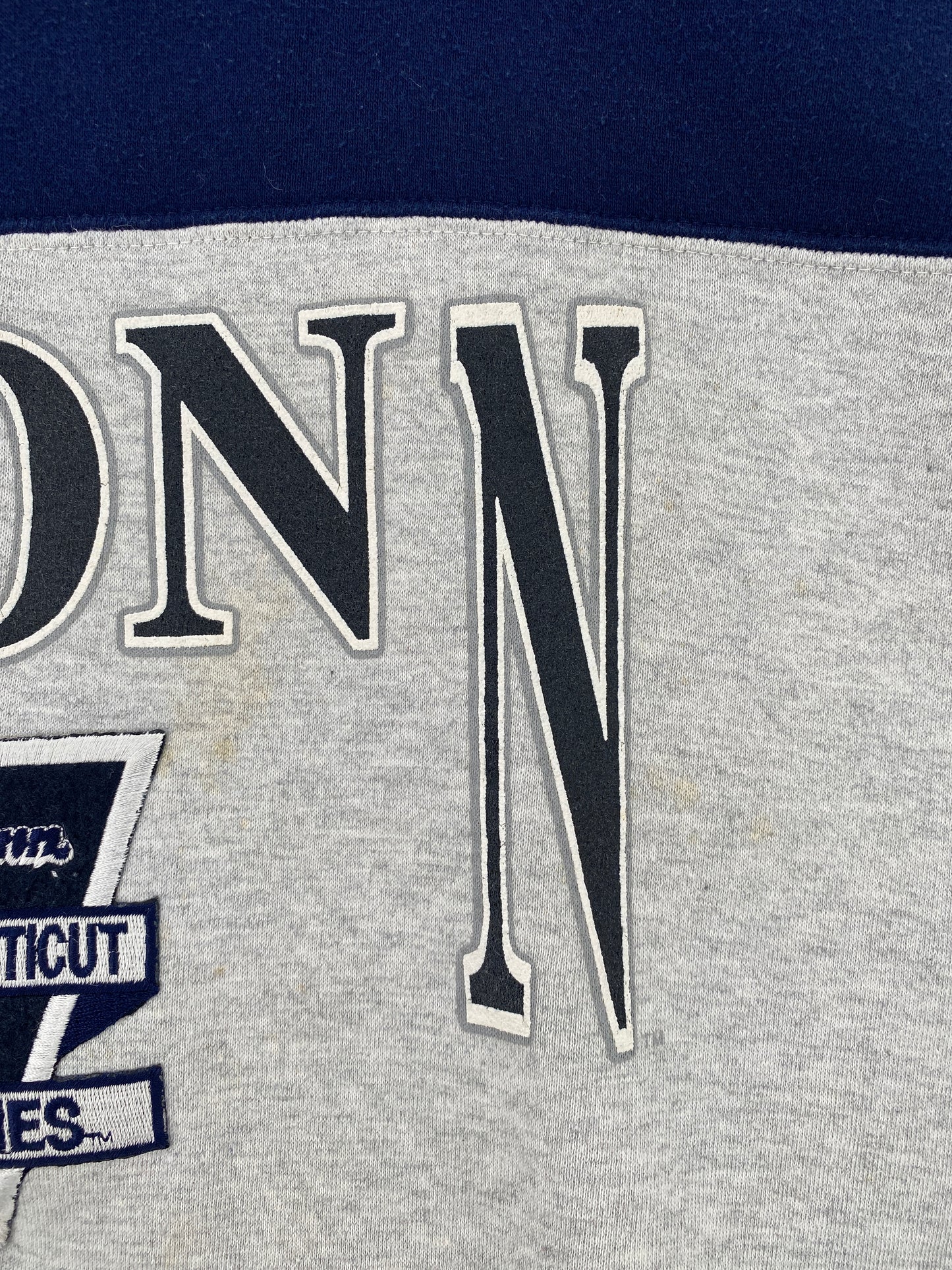 90’s UCONN HUSKIES Size L College Sweat-Shirt / G6304S