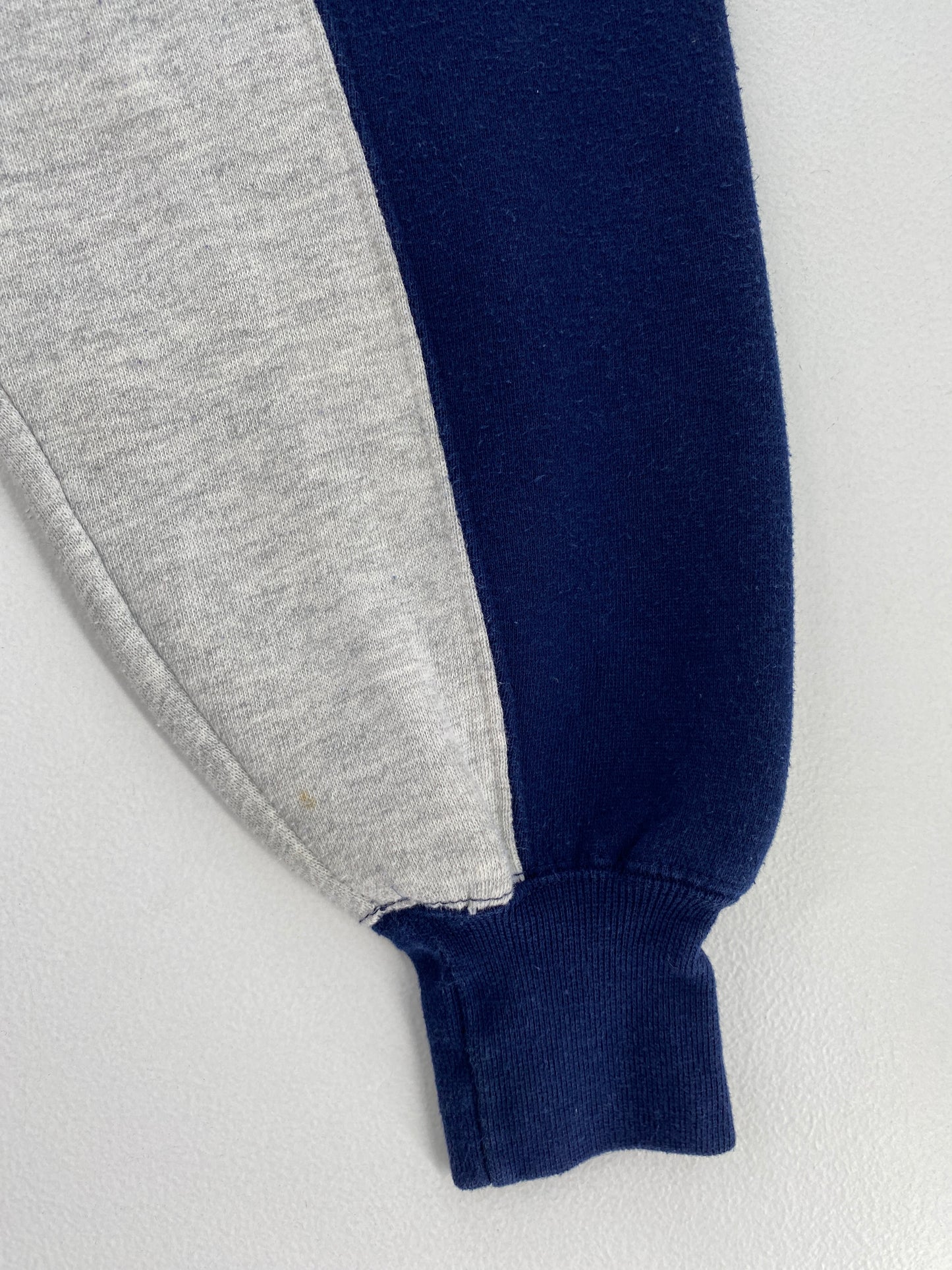 90’s UCONN HUSKIES Size L College Sweat-Shirt / G6304S