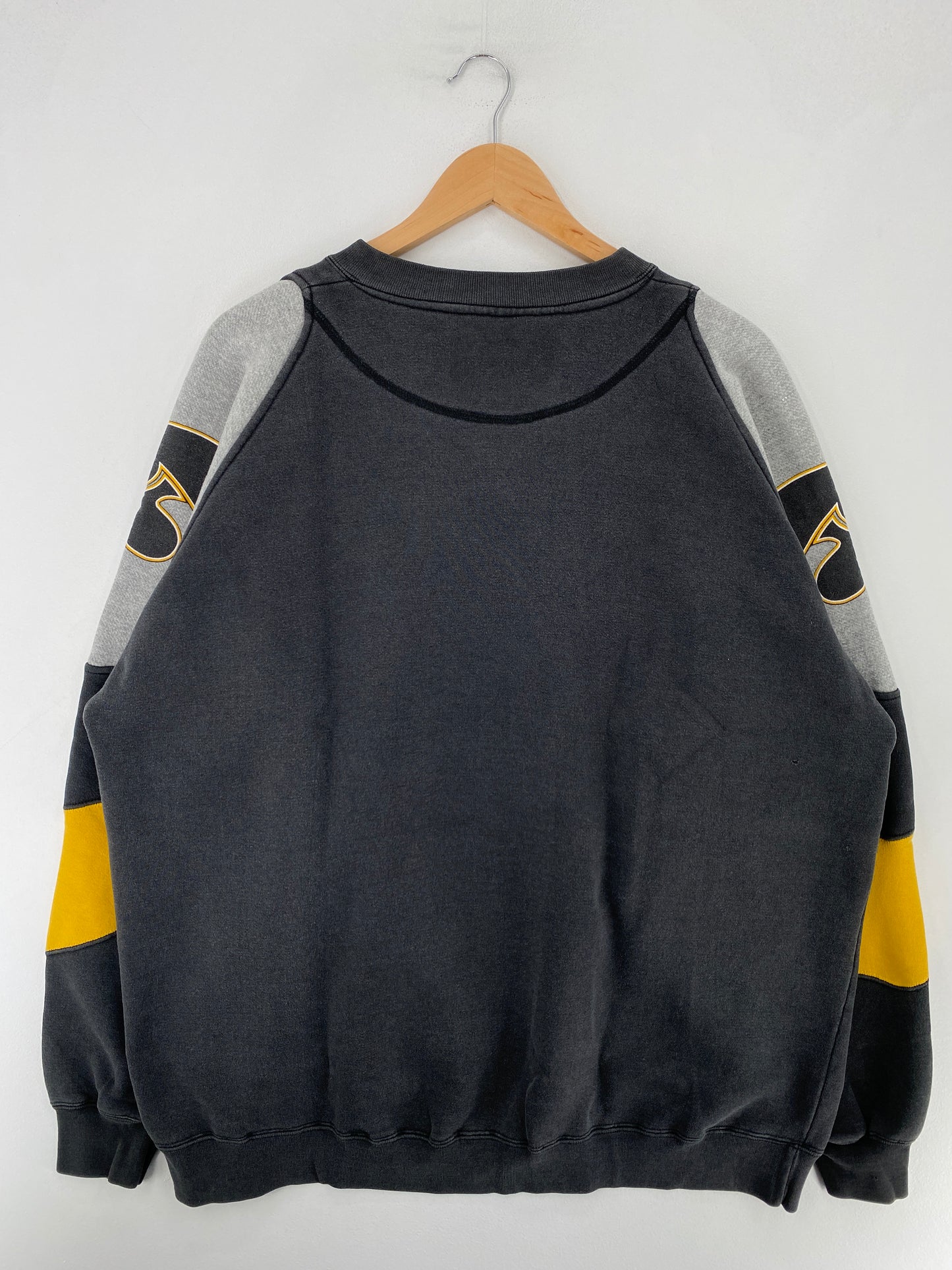 90’s IOWA HAWKEYES Size XL College Sweat-shirt / G7268S