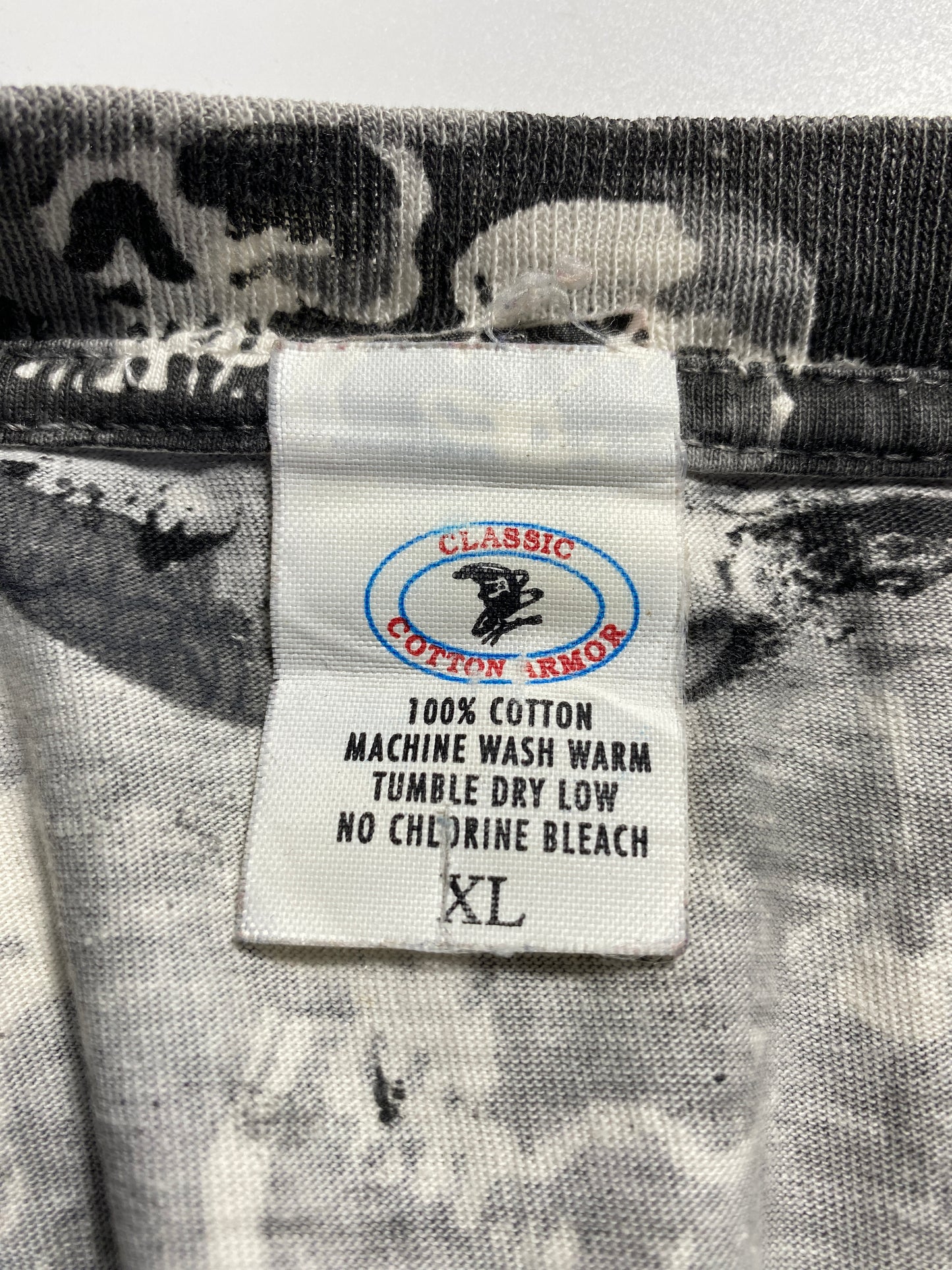 (XL) 90’s SKULL All Over Print Vintage T-Shirt / A0861T