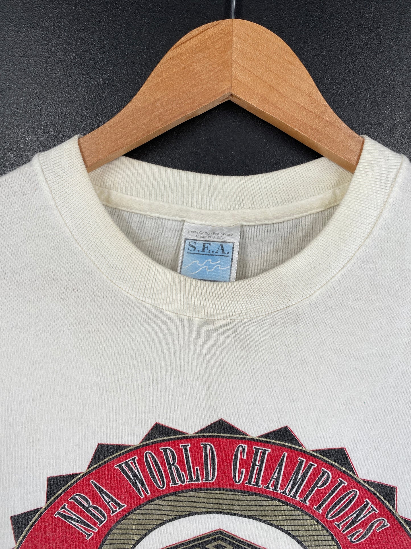 1993 CHICAGO BULLS 3-PEAT Made in USA Size XL Vintage T-shirt / G894T