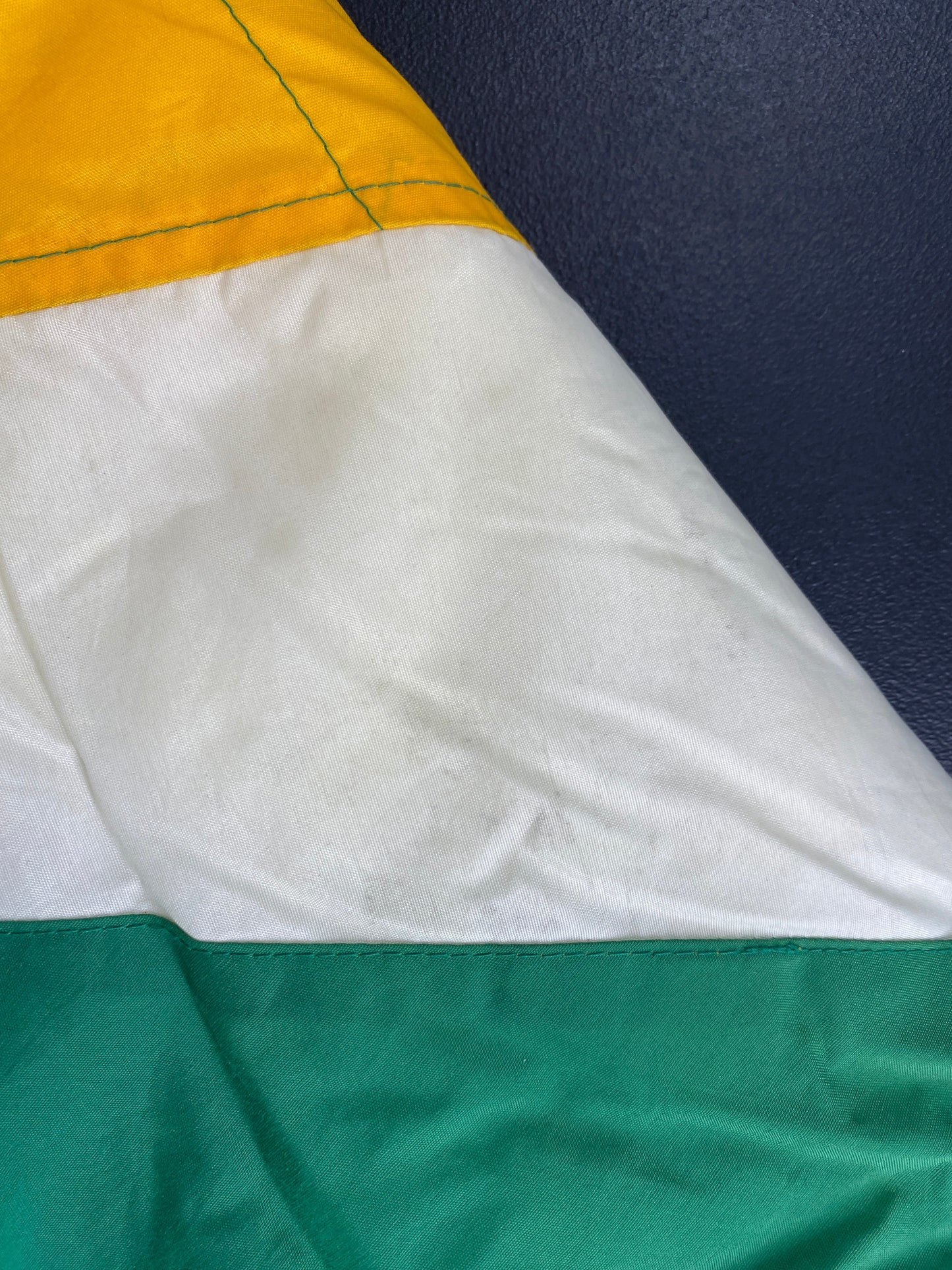 Early 90’s STARTER x BOSTON CELTICS Size No Tag (Approx.L) Vintage NBA Padded Nylon Jacket / G6067N