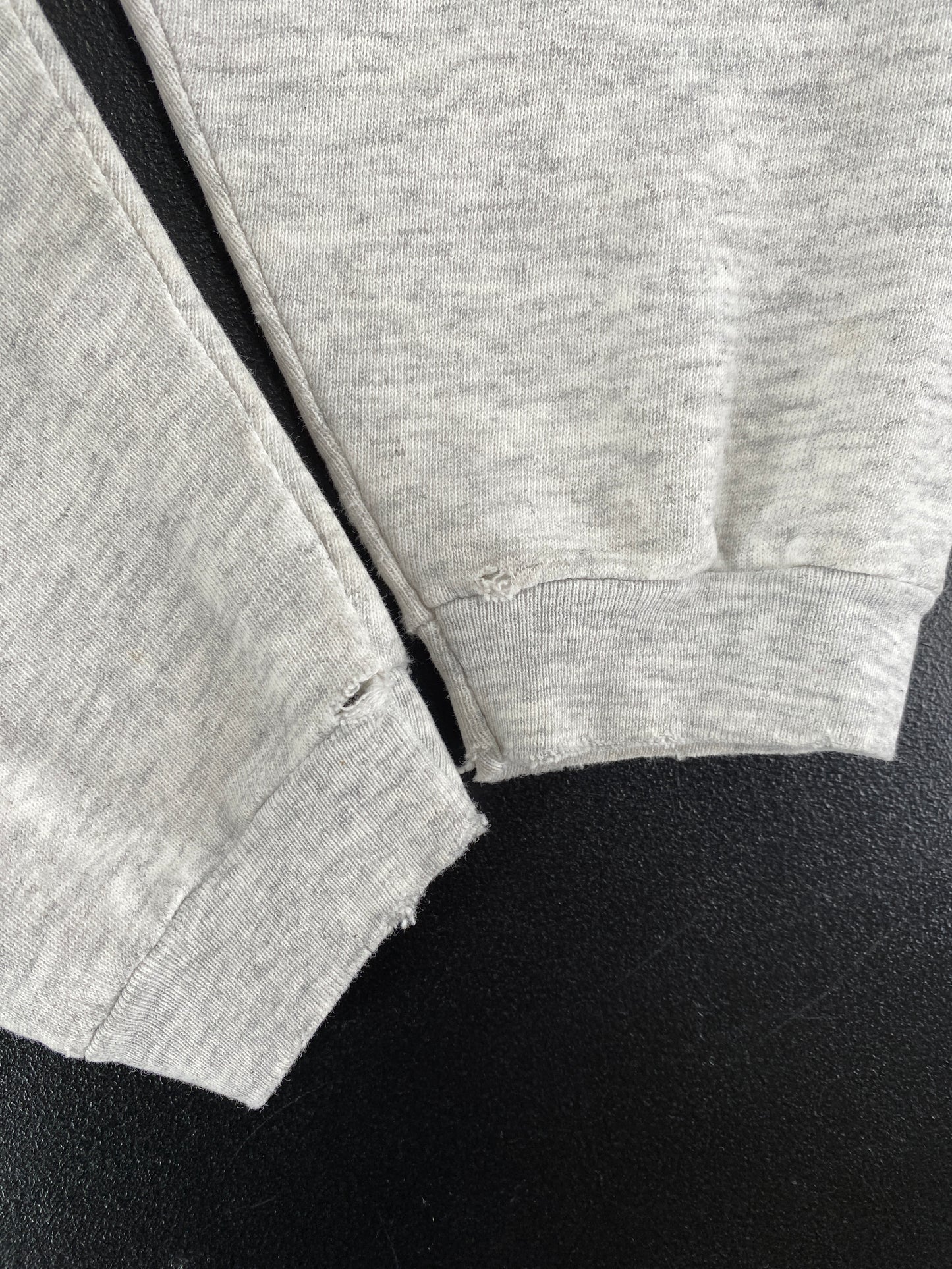 90’s GUESS Made in USA Size One Size (Approx. M) Vintage Sweat-shirt / G5323S