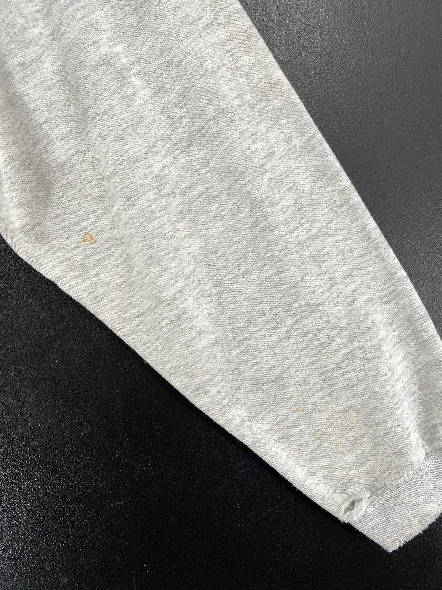 90’s GUESS Made in USA Size One Size (Approx. M) Vintage Sweat-shirt / G5323S