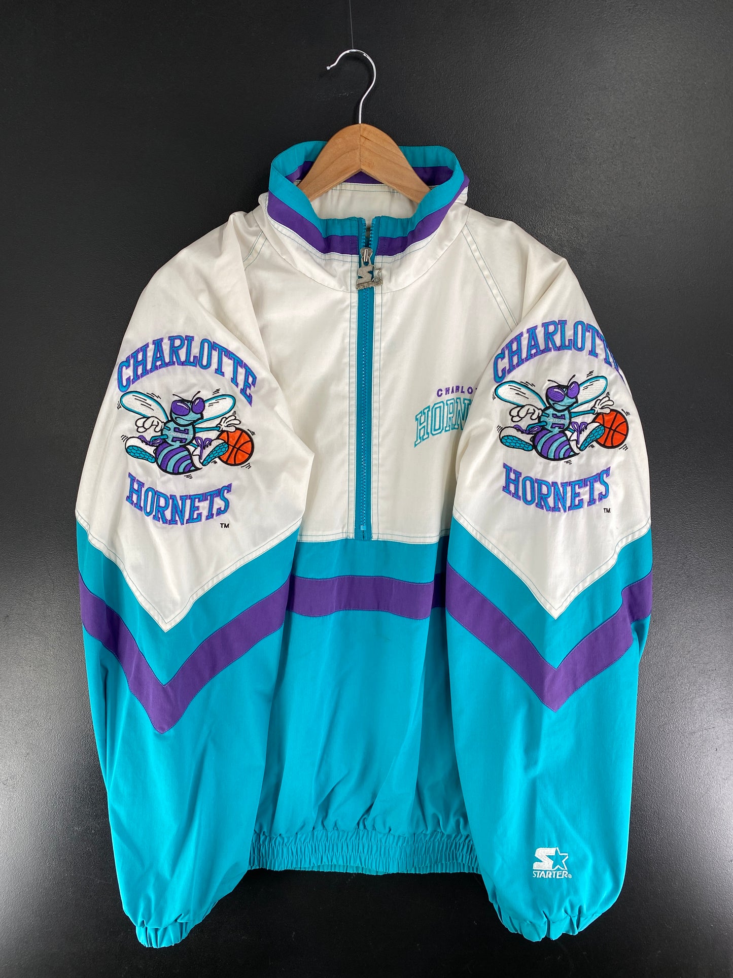 90’s STARTER x CHARLOTTE HORNETS Size L NBA Nylon Jacket / F6663N