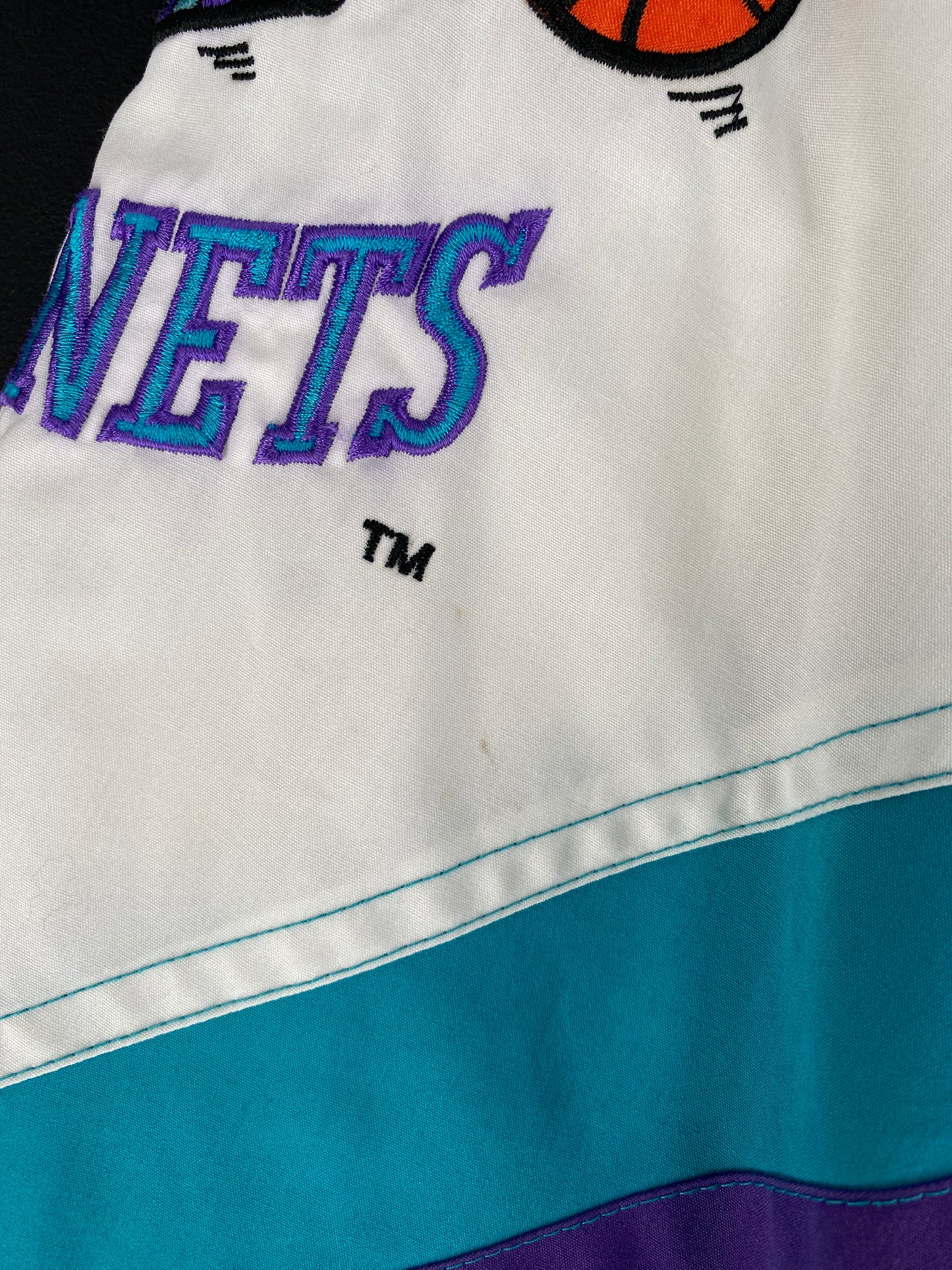 90’s STARTER x CHARLOTTE HORNETS Size L NBA Nylon Jacket / F6663N