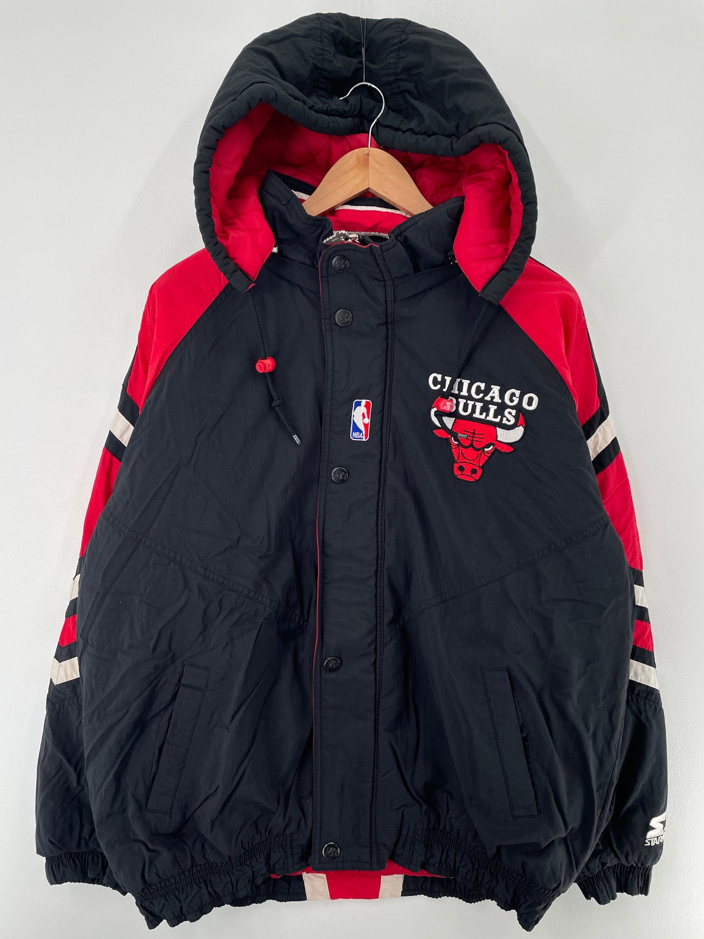 .90’s STARTER x CHICAGO BULLS Size M NBA Padded Nylon Jacket / F8792N