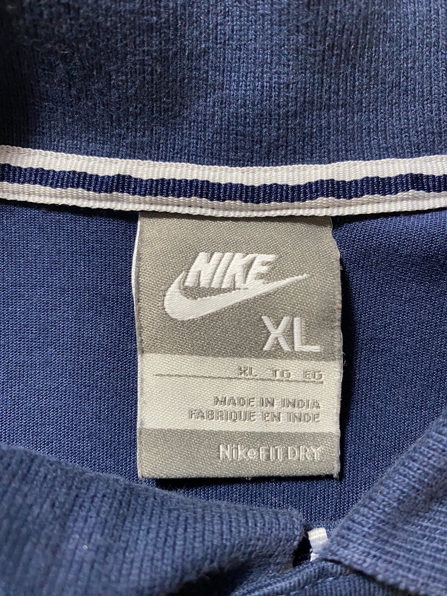 00’ NIKE Size XL Button Down Shirt / G2868B