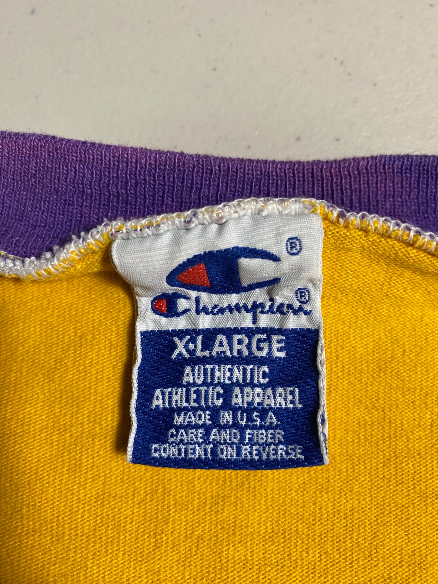90's LOS ANGELES LAKERS Size XL Vintage NBA T-Shirt / G3085T