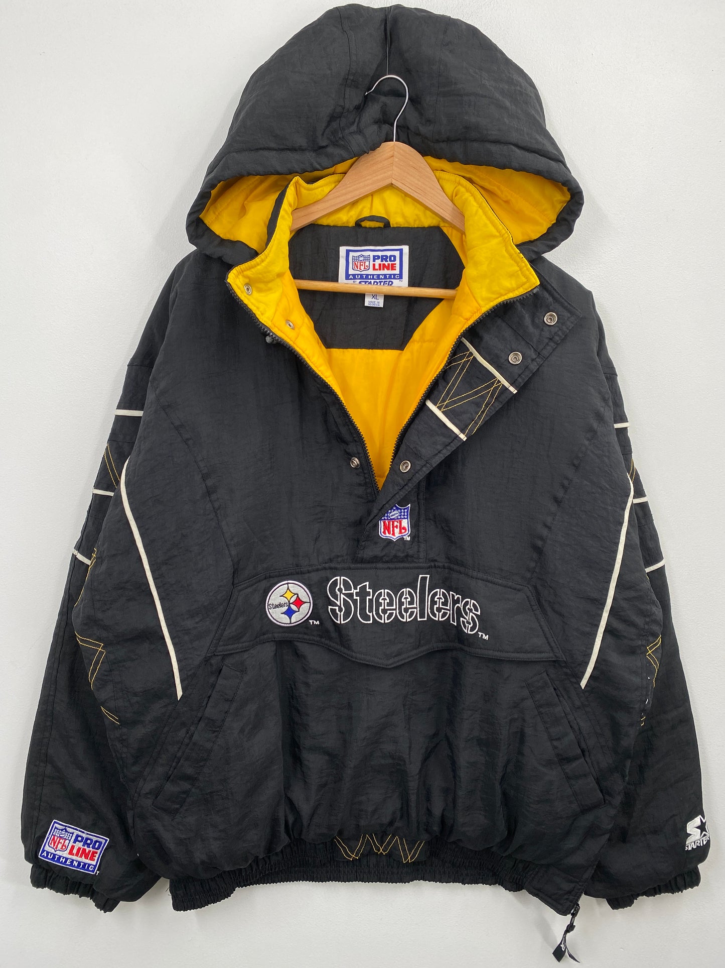 90’s STARTER x PITTSBURGH STEELERS  Size XL NFL Padded Nylon Jacket / G6077N