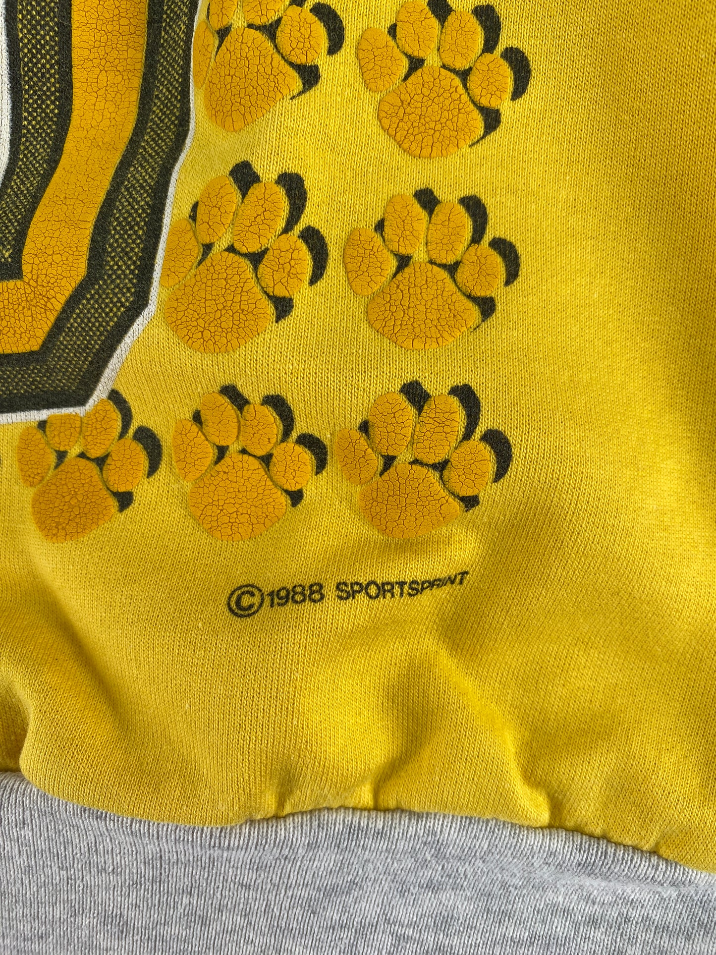 1988 MIZZOU TIGERS Made in USA Size One Size (Approx.L) Vintage College Sweat-Shirt / G4056S