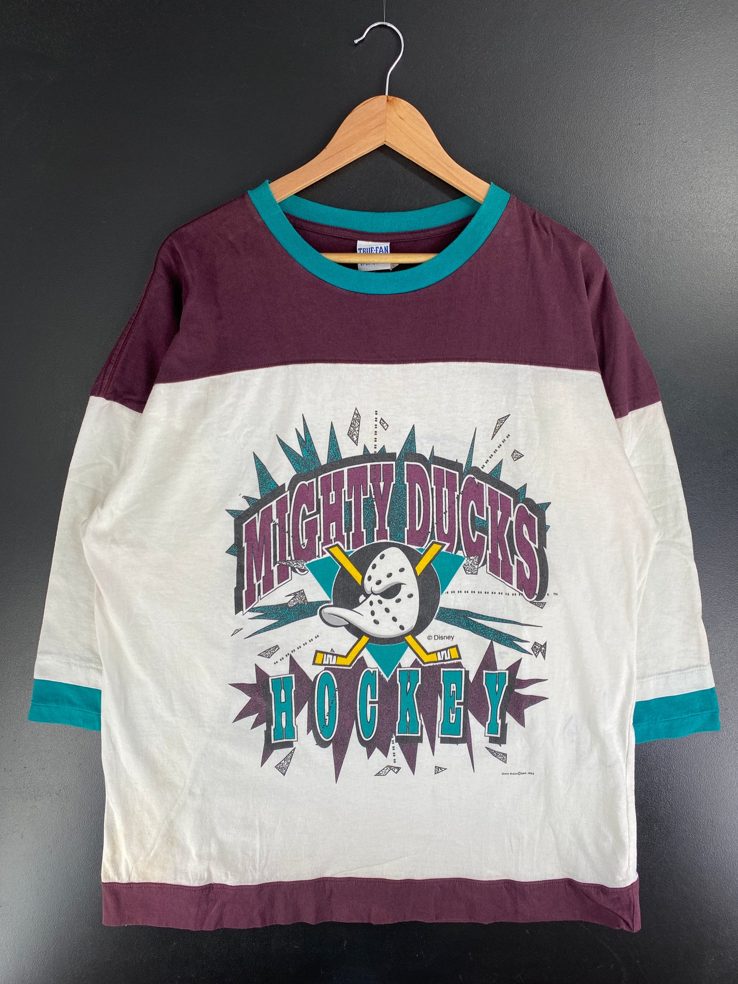 1993 DISNEY MIGHTY DUCKS HOCKEY PLAYER Size XL Vintage NHL Long Sleeve T-shirt / G3576T