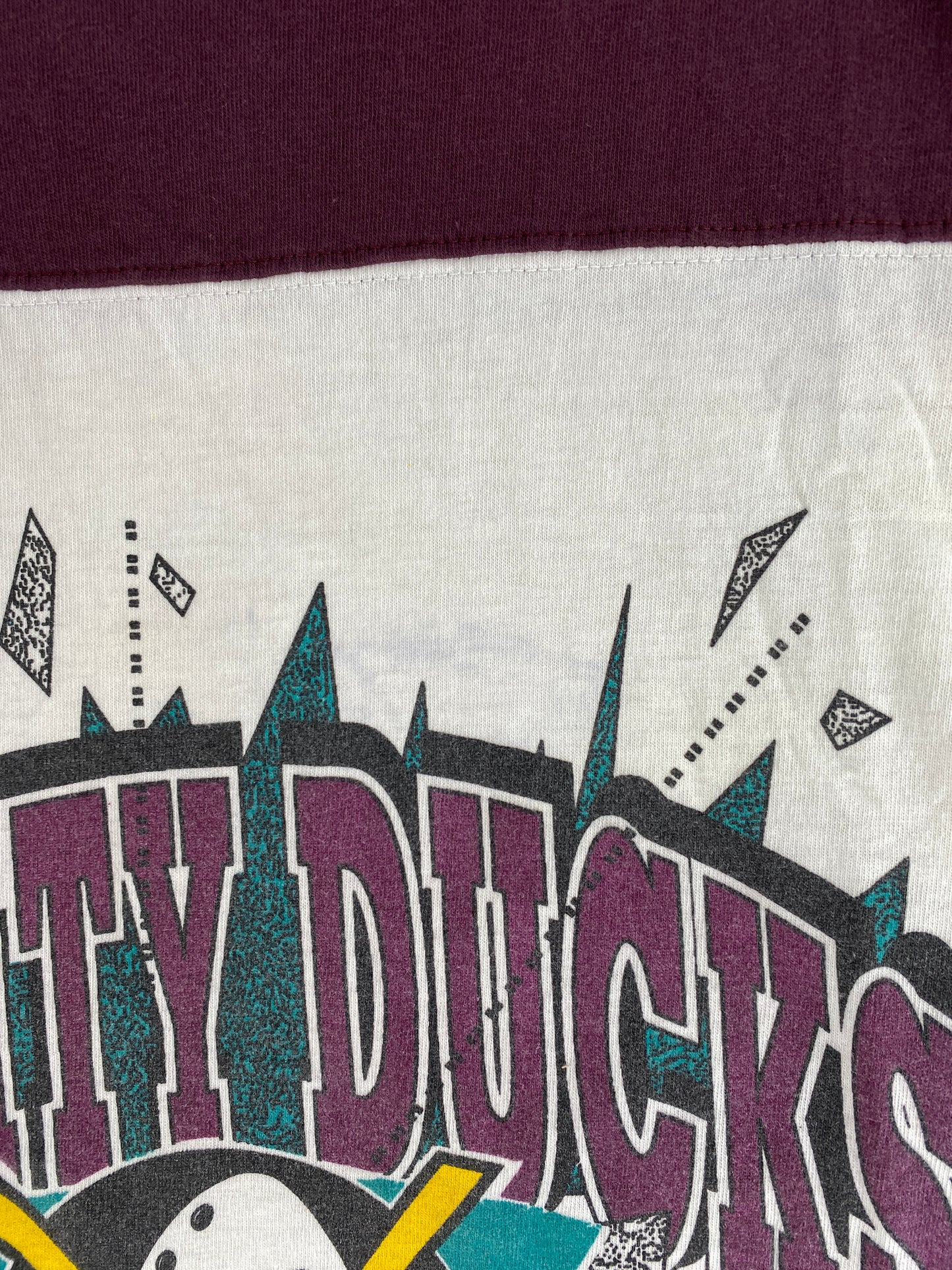 1993 DISNEY MIGHTY DUCKS HOCKEY PLAYER Size XL Vintage NHL Long Sleeve T-shirt / G3576T