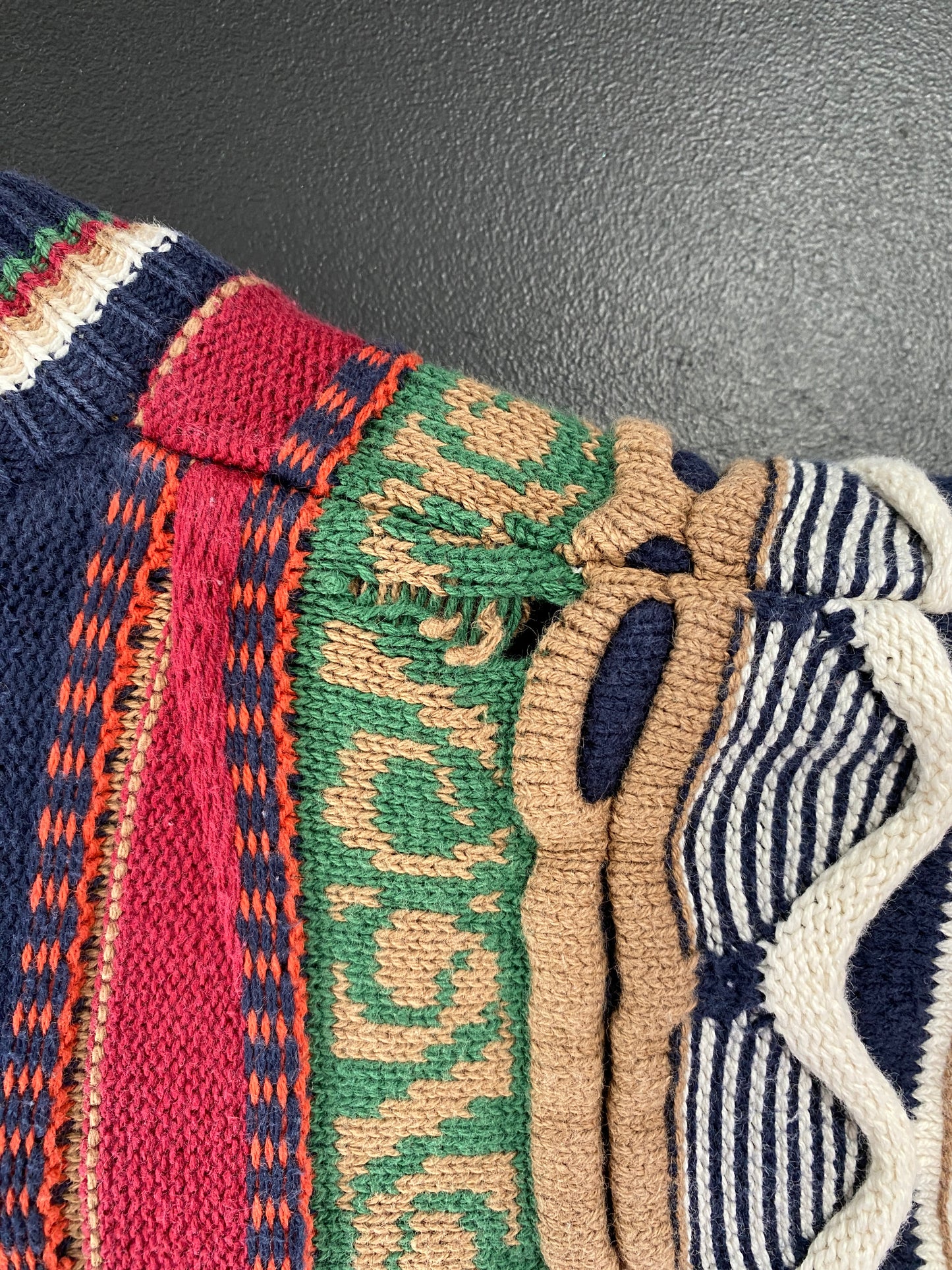 Vintage COOGI STYLE Size XL Knitwear  / F9023K
