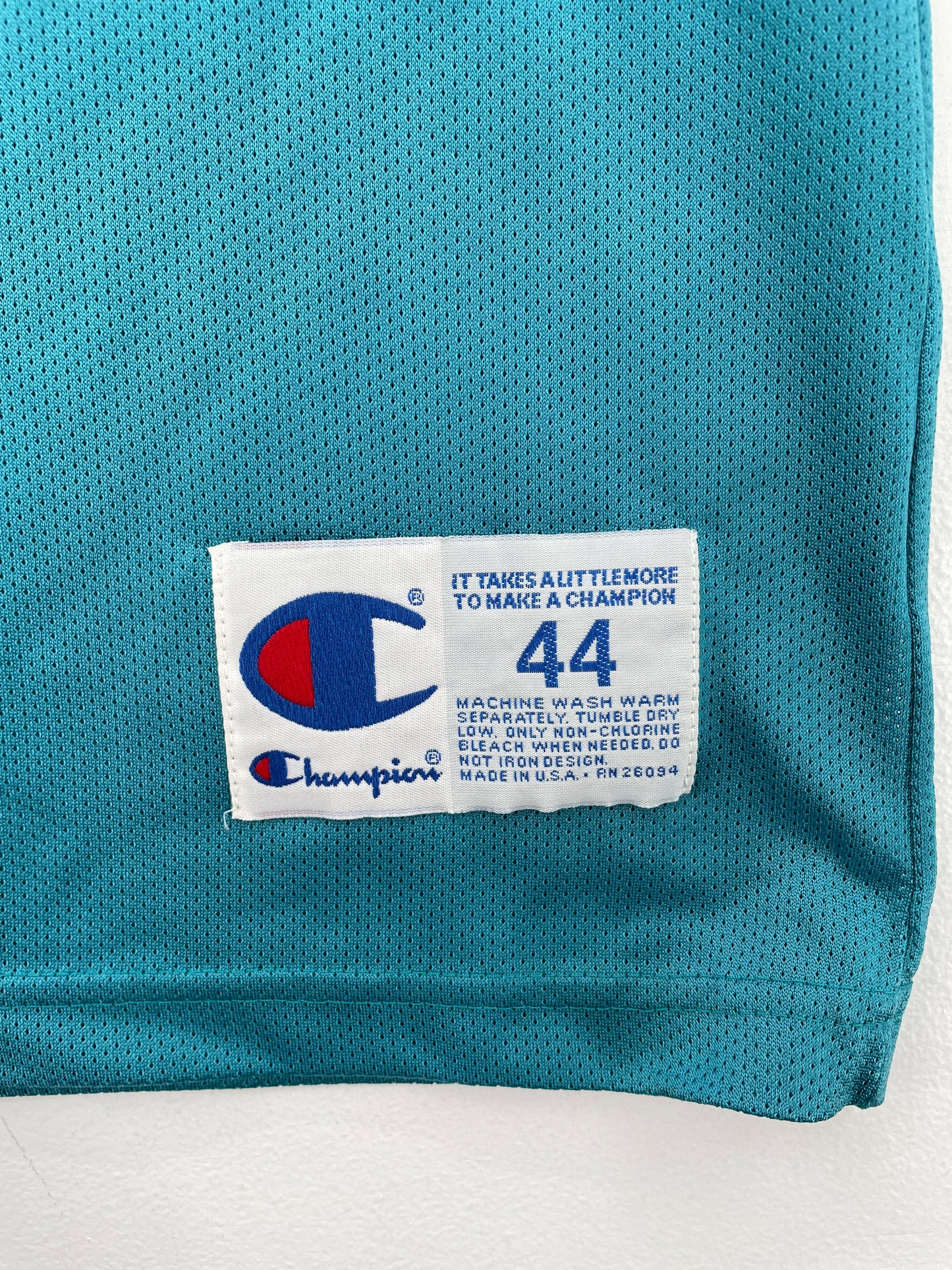 .90’s CHAMPION x CHARLOTTE HONETS 33 MOURNING Made in USA Size 44(XXL) Vintage NBA Jersey / F2009J