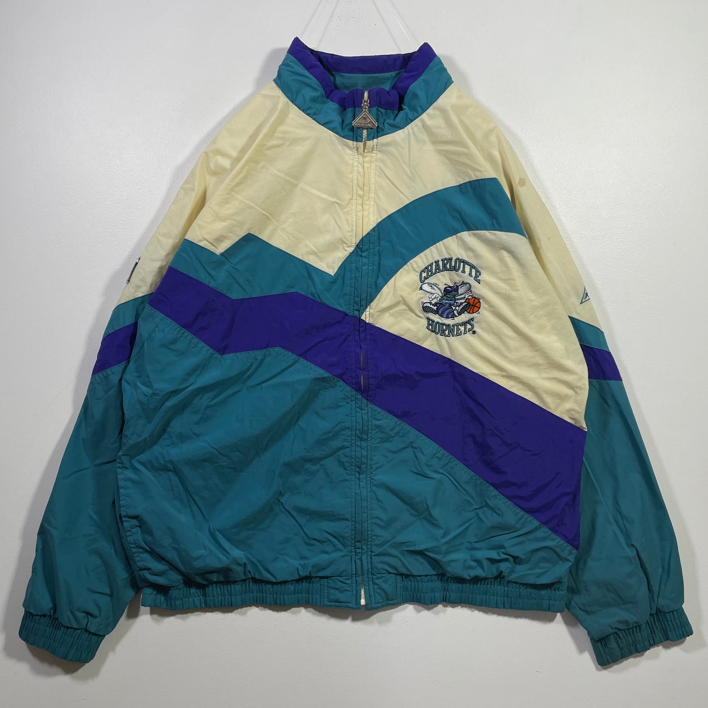 (XL) CHARLOTTE HORNETS Vintage NBA Nylon Jacket / A0832N
