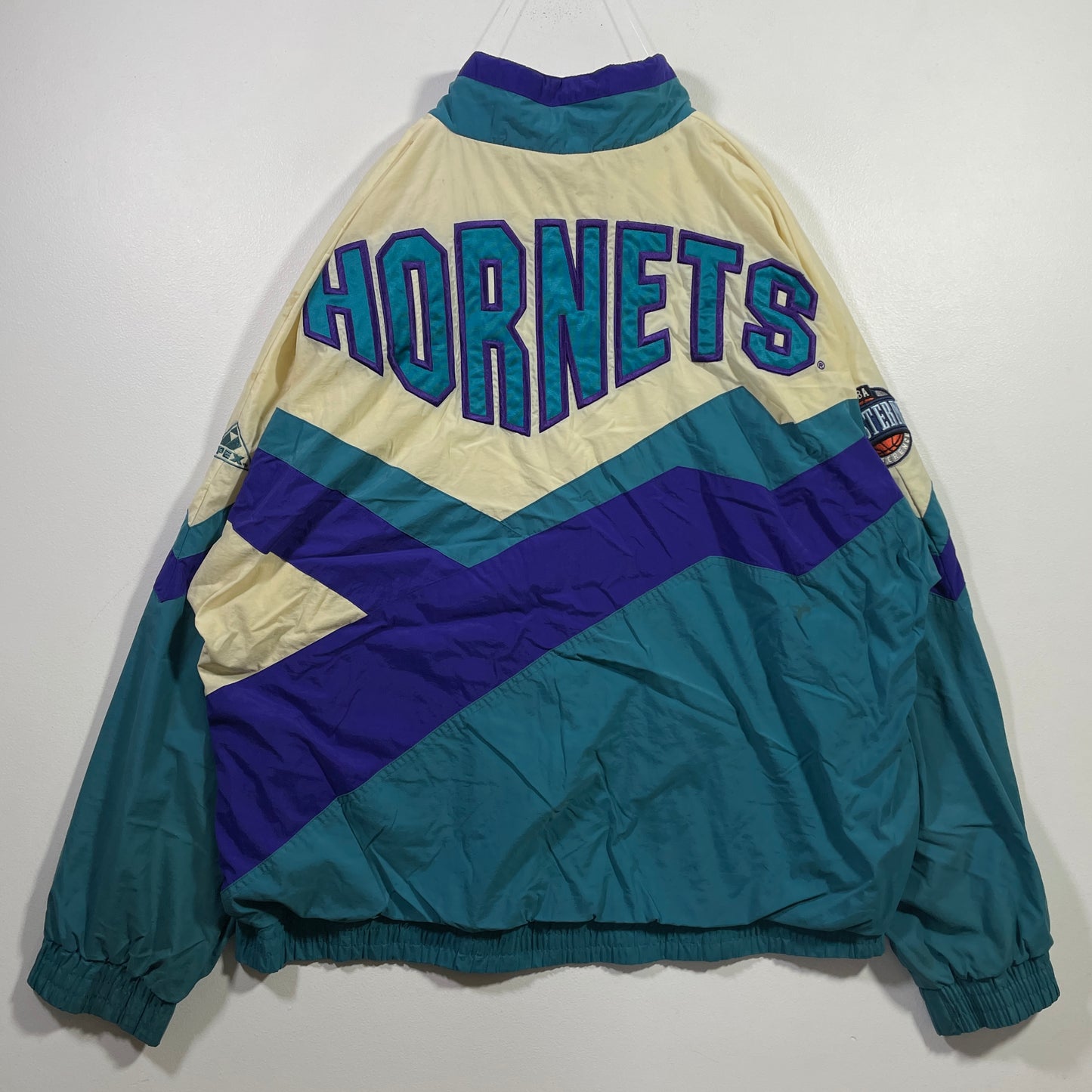 (XL) CHARLOTTE HORNETS Vintage NBA Nylon Jacket / A0832N