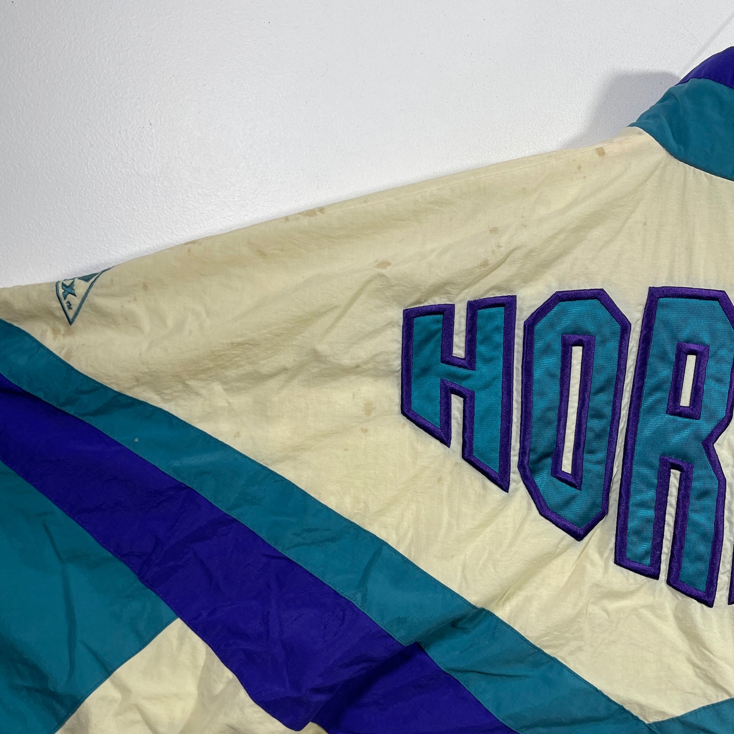 (XL) CHARLOTTE HORNETS Vintage NBA Nylon Jacket / A0832N