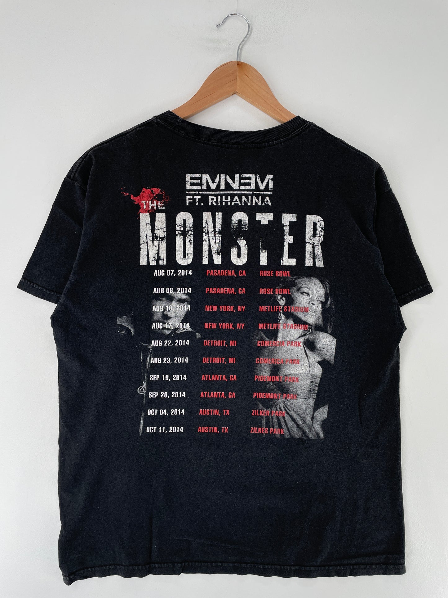 00’ EMINEM x RIHANNA THE MONSTER TOWER Size Approx.M Vintage Music T-shirt / E8430T
