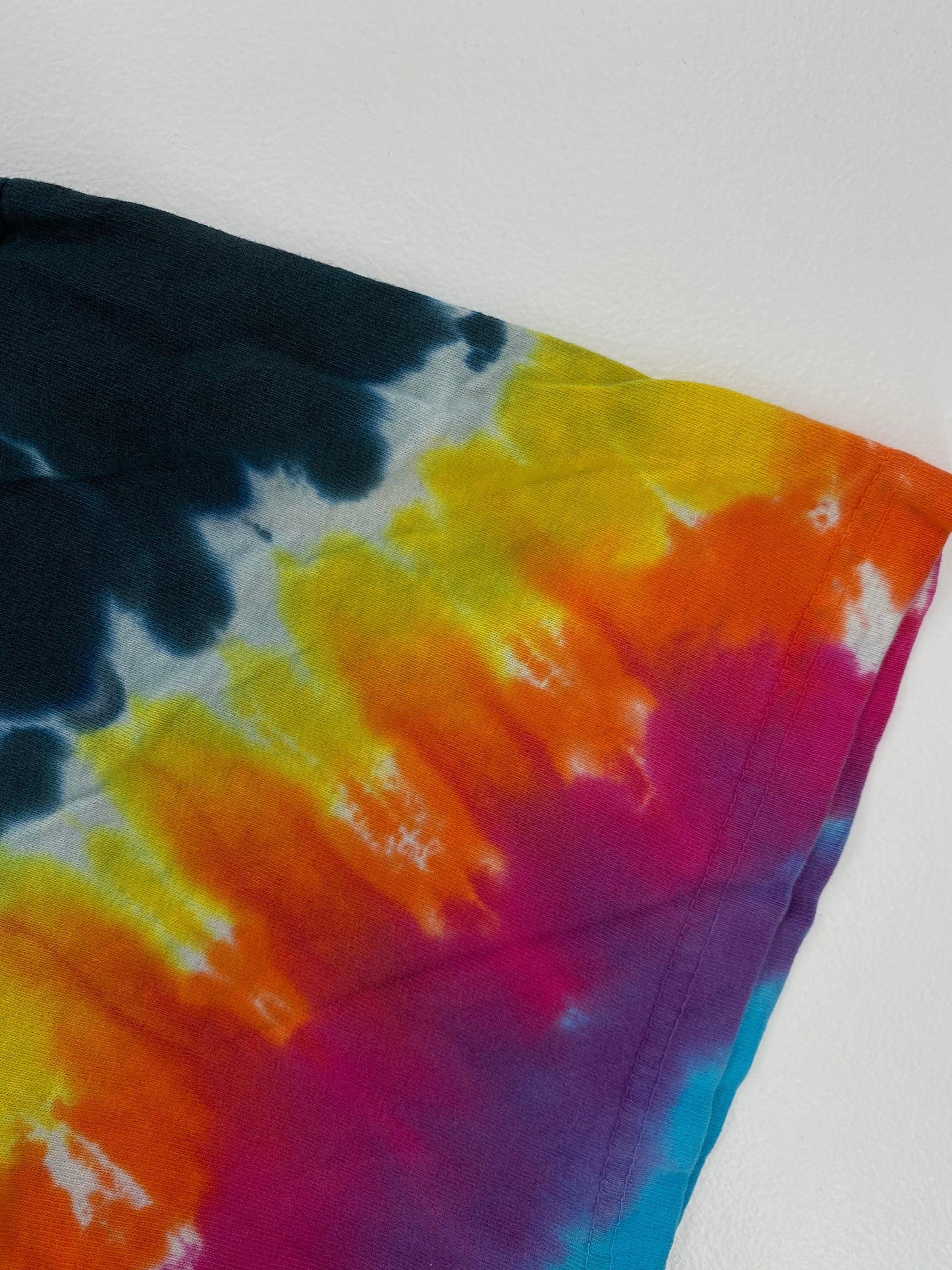 Vintage LIQUID BLUE x TIE-DYE SPACE MUSHROOM Size M T-Shirt / F3687T
