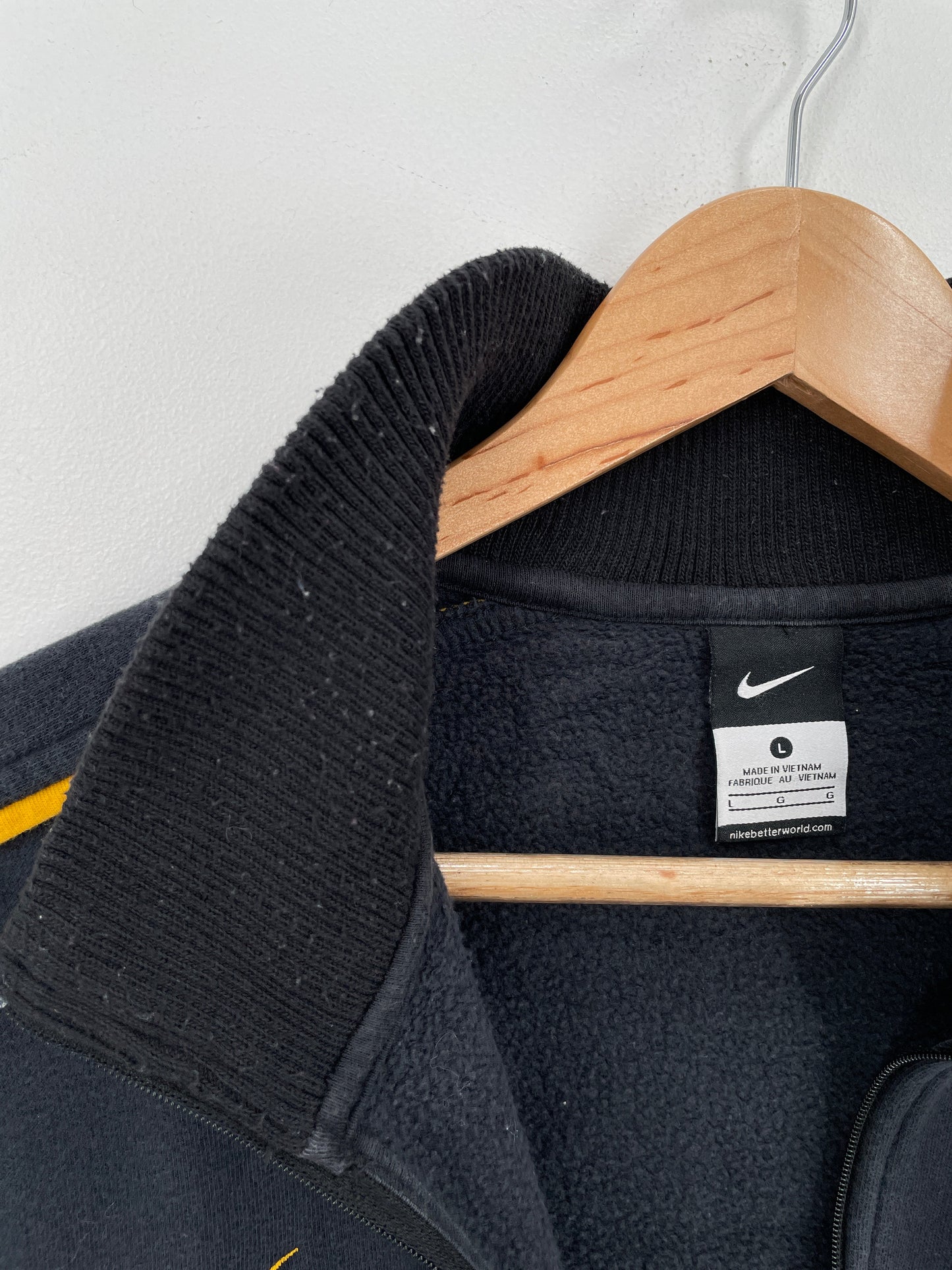 Vintage NIKE x Millersville Marauders Size L Vintage College Hal Zip-up Sweat-Shirt / G1200S