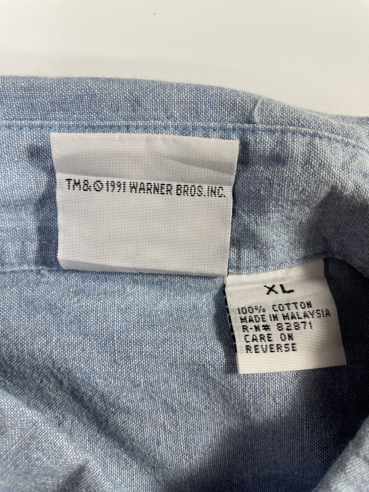 1991 LOONEY TUNES Size XL Vintage Button Down Shirt / E7425B