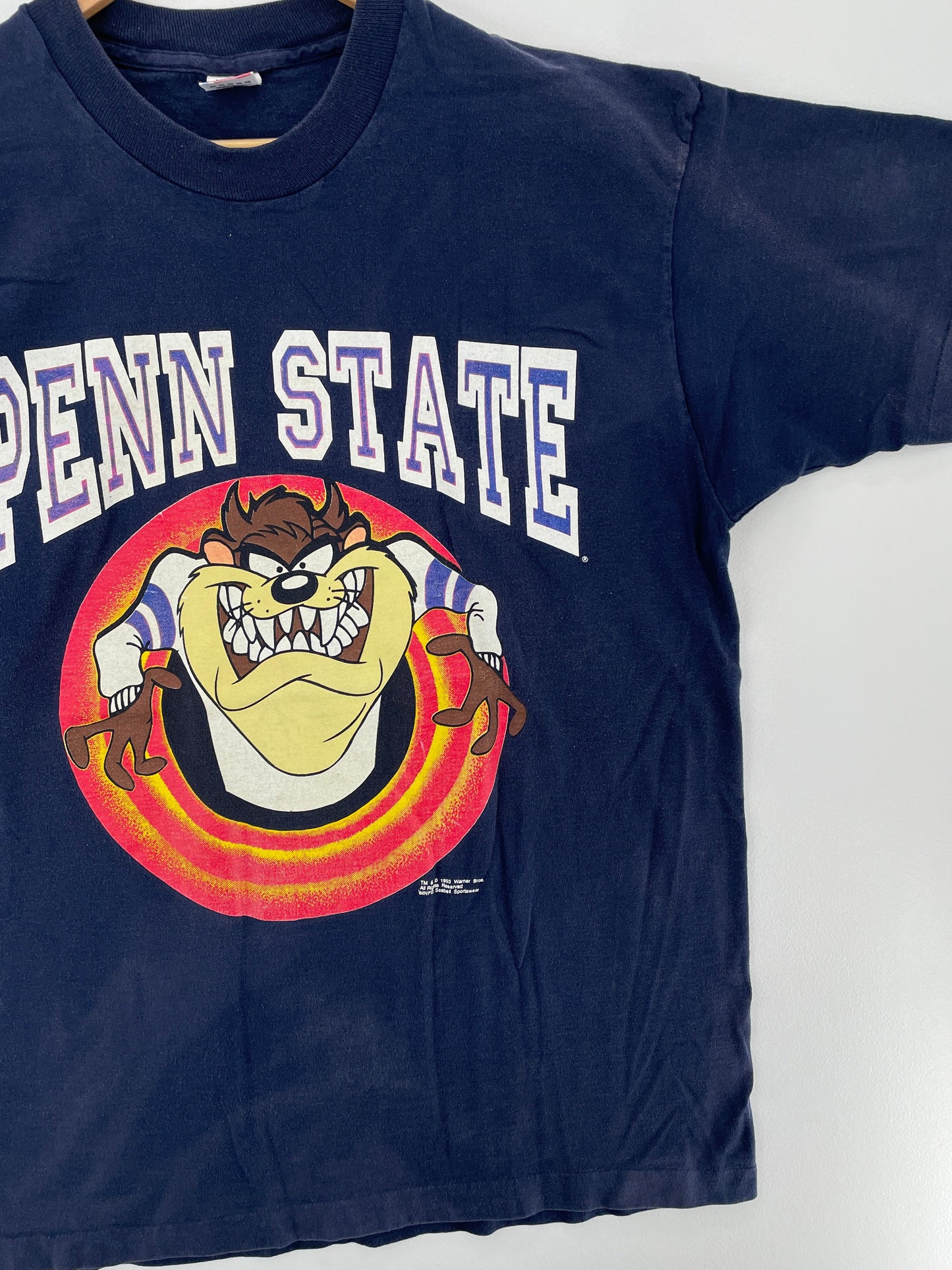1993 LOONEY TUNES TAZ x PANN STATE Made in USA Size XL Vintage College T-Shirt / G2575T