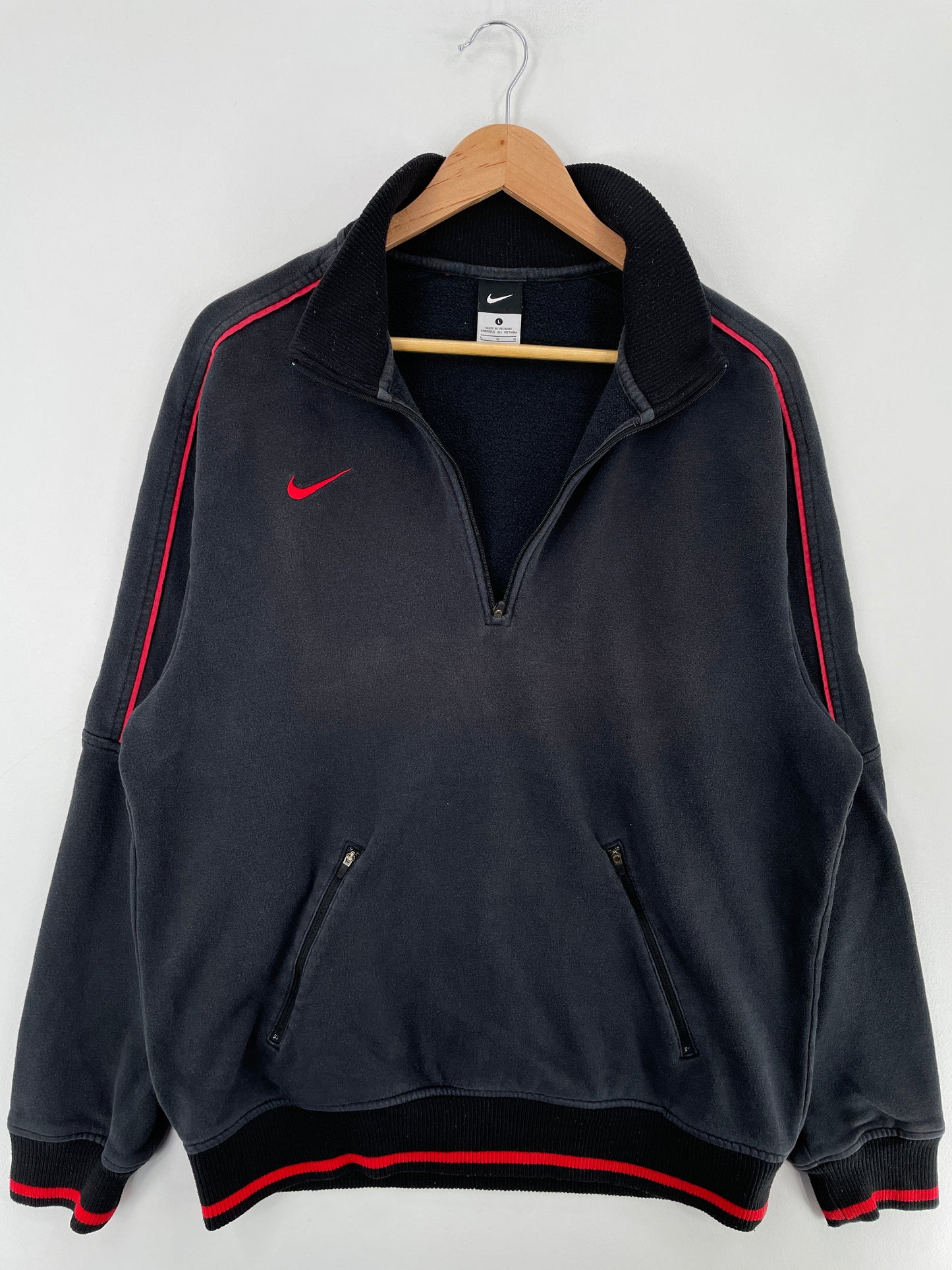 .Vintage NIKE Size L Vintage Half Zip Sweat-shirt / F3692S